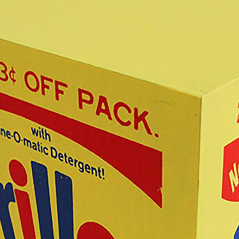 Denied Warhol Brillo Box Gelb, zeitgenössische Pop-Art-Skulptur von Charles Lutz im Angebot 2