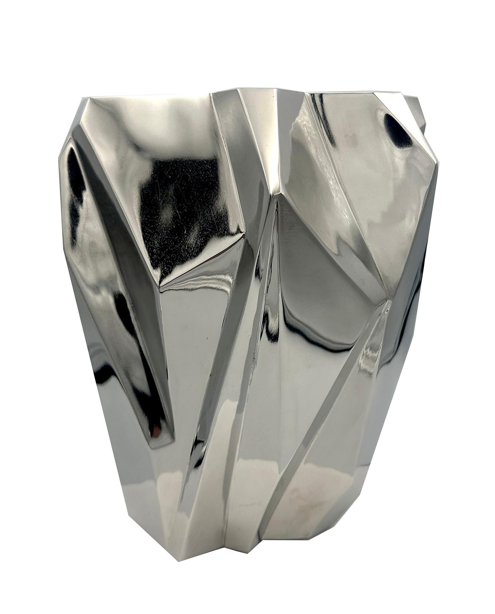 Ruba Rombic: „Große Vase“, Art-Déco-Skulptur aus Edelstahl, Künstler Charles Lutz 5