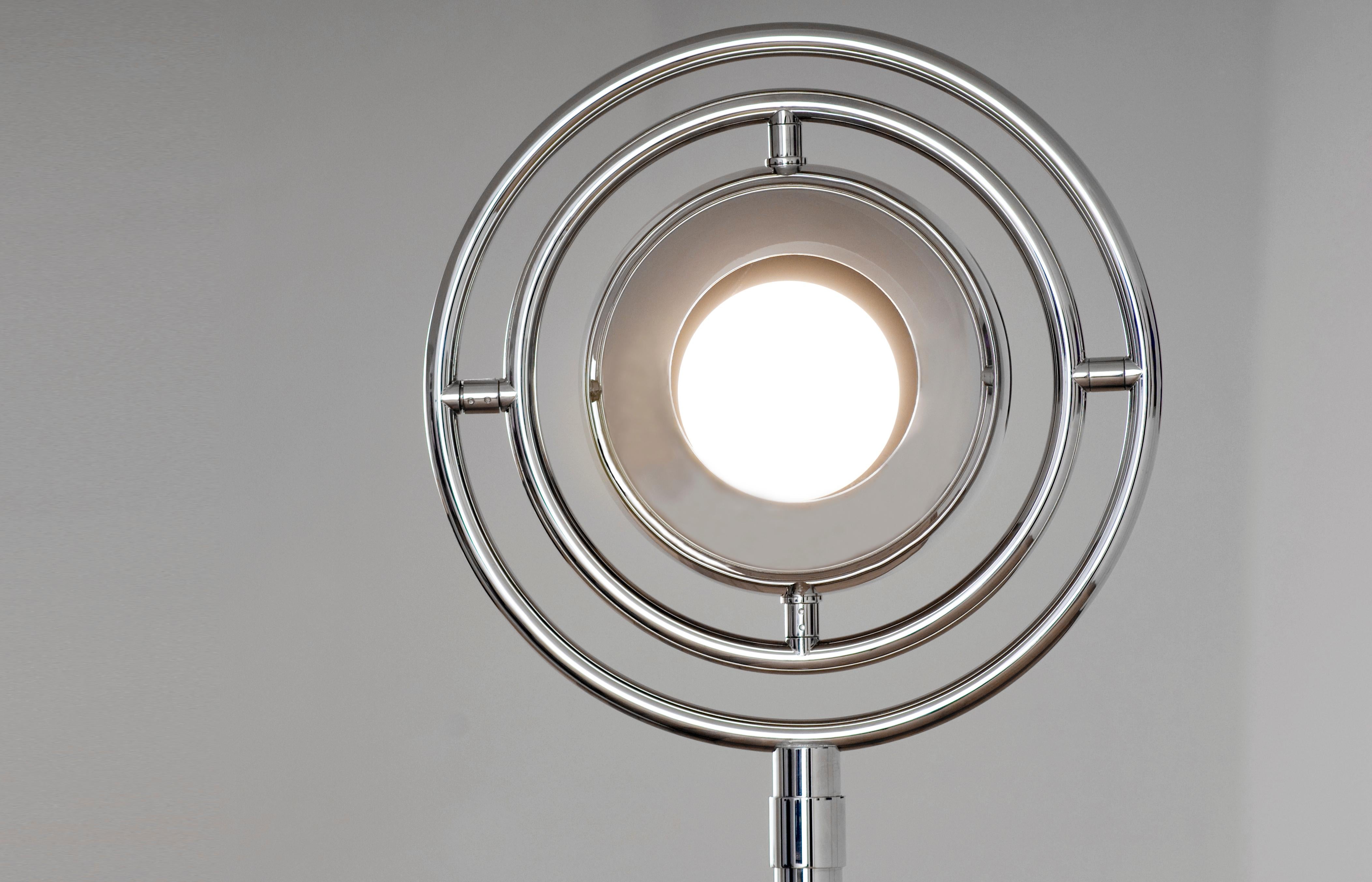 Charles Martin, Stehlampe im Art-Déco-Stil, drehbar in jede Richtung (Messing) im Angebot