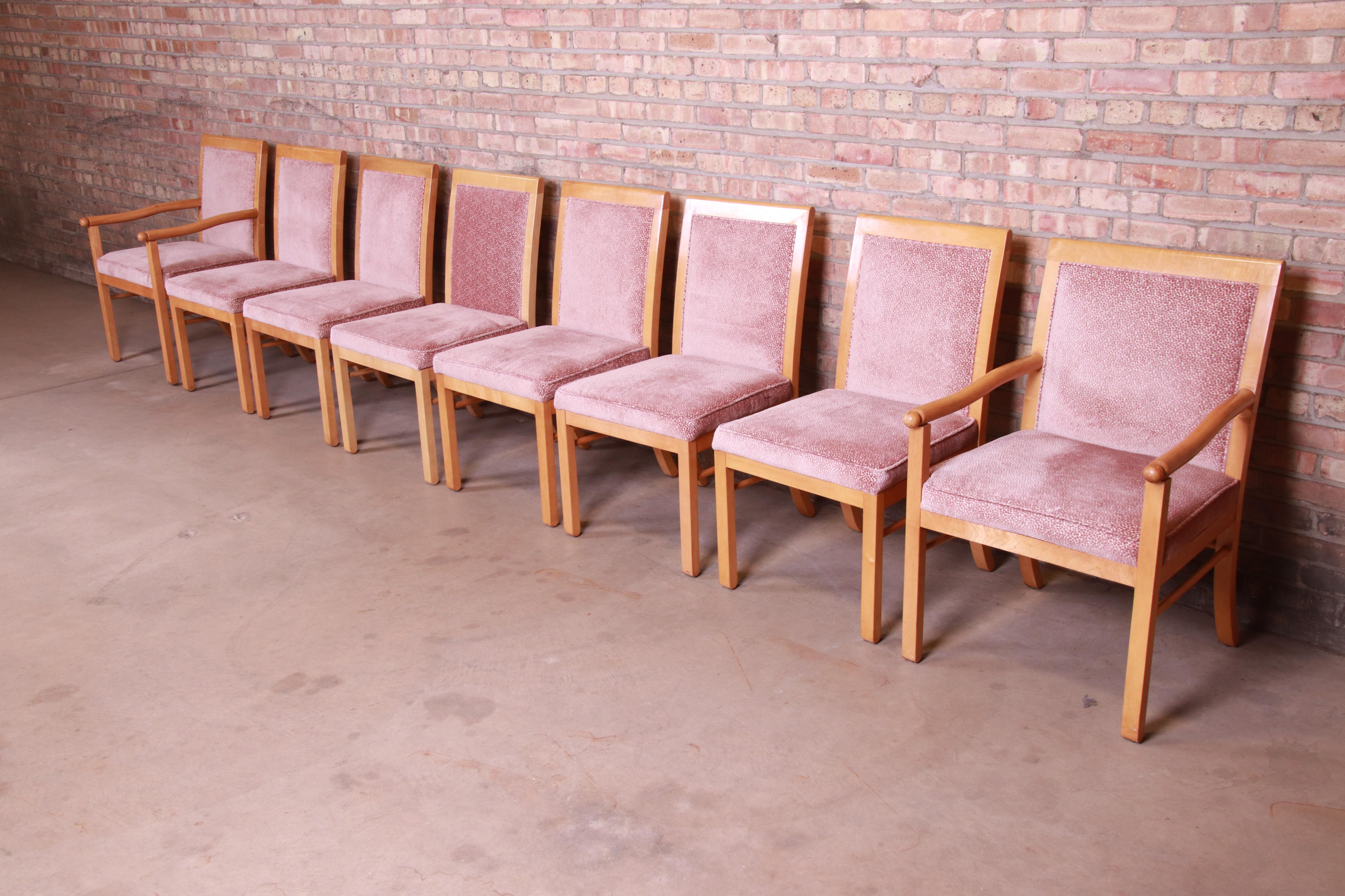 A gorgeous set of eight modern dining chairs

By Charles Pfister for Baker Furniture

USA, 1980s

Primavera wood, with soft pink upholstery.

Measures:
Side chairs - 21