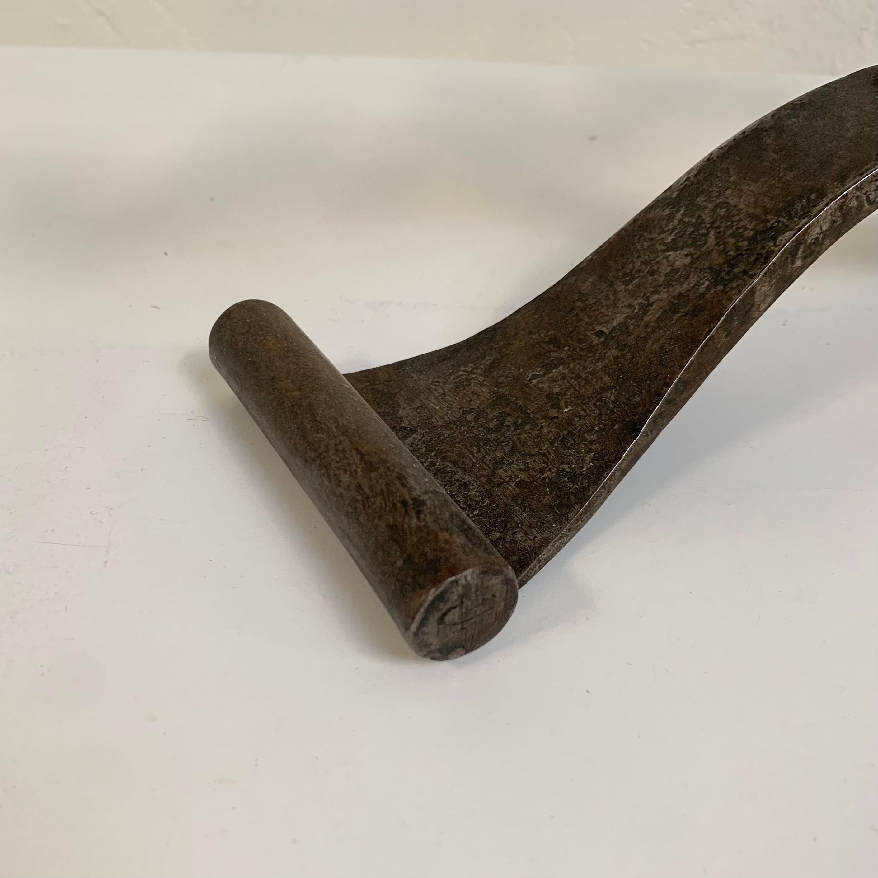 Charles Piguet Coppia di portacandele in ferro battuto stampati, circa 1925, Francia. in vendita 7