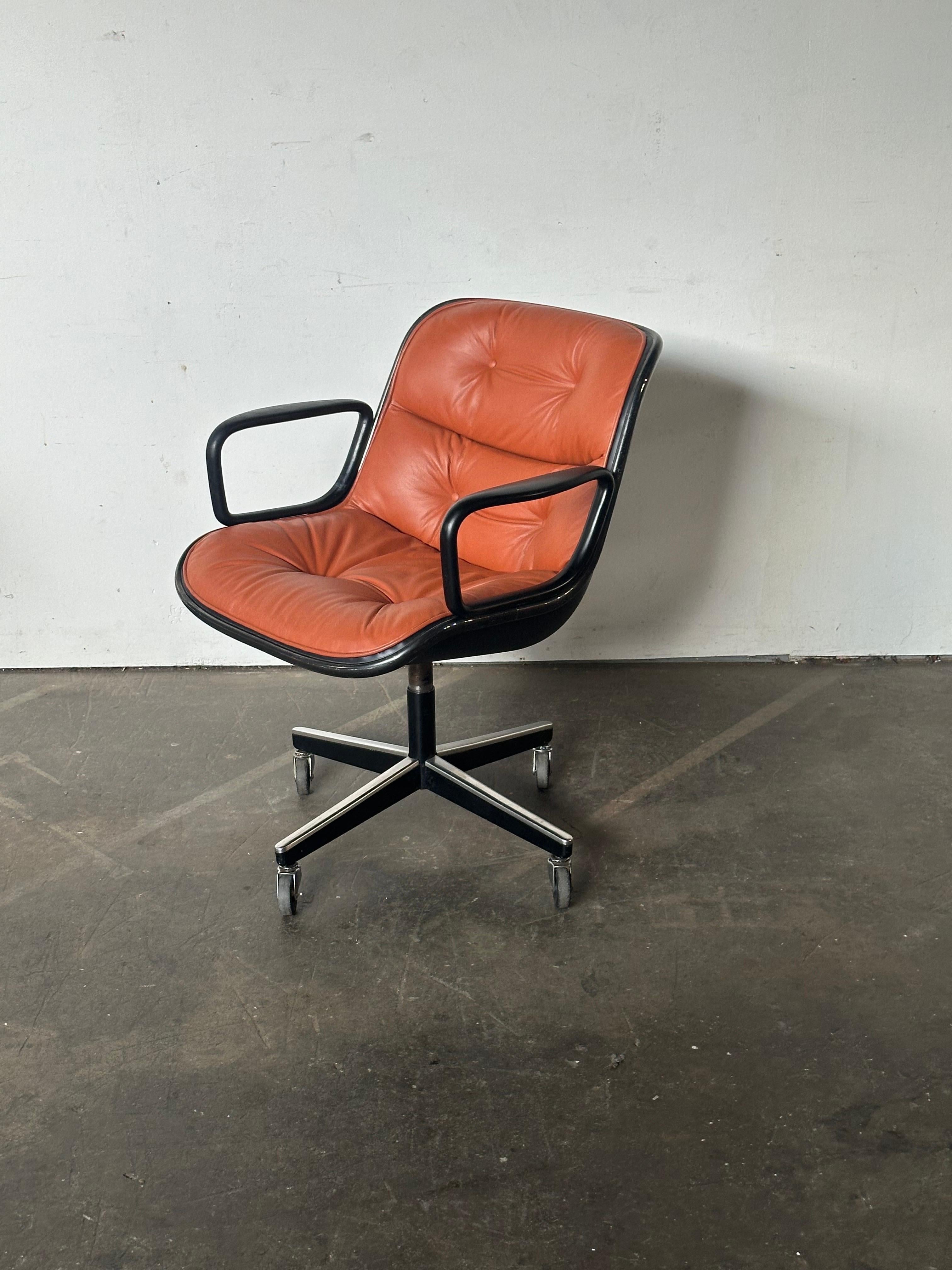 Charles Pollock-Schreibtischstuhl von Knoll in gebranntem Orange (amerikanisch)