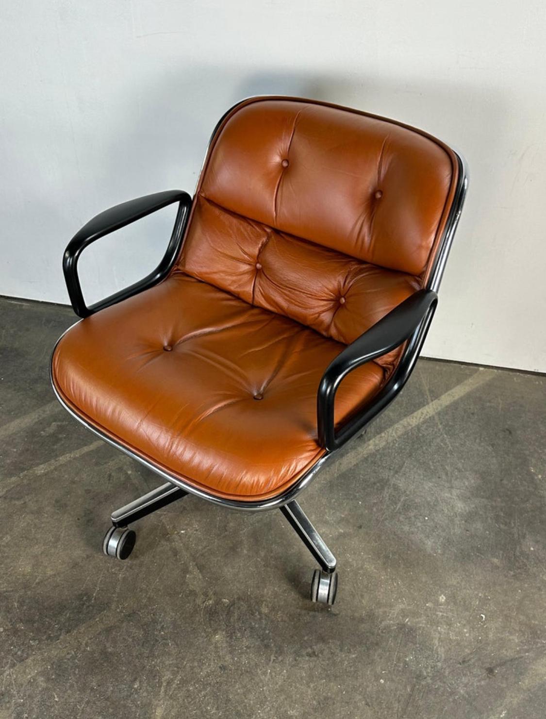 Sedia da scrivania Charles Pollock di Knoll in arancione bruciato In condizioni buone in vendita a Brooklyn, NY