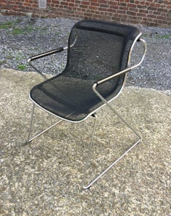 Charles Pollock, ensemble de 8 chaises hautes en chrome et métal maillé