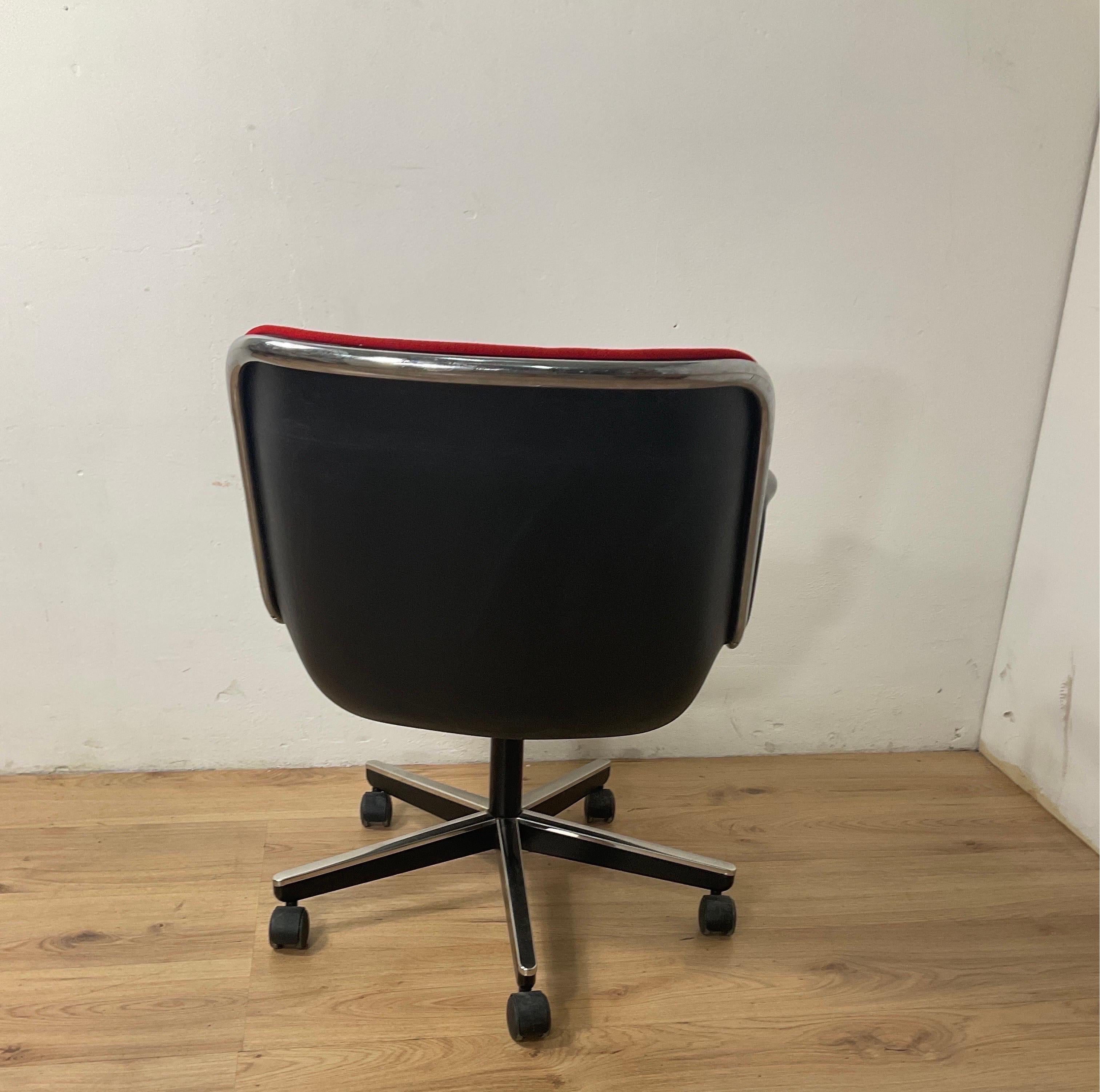 Charles Pollock Executive Chair for Knoll, 1963 For Sale 6