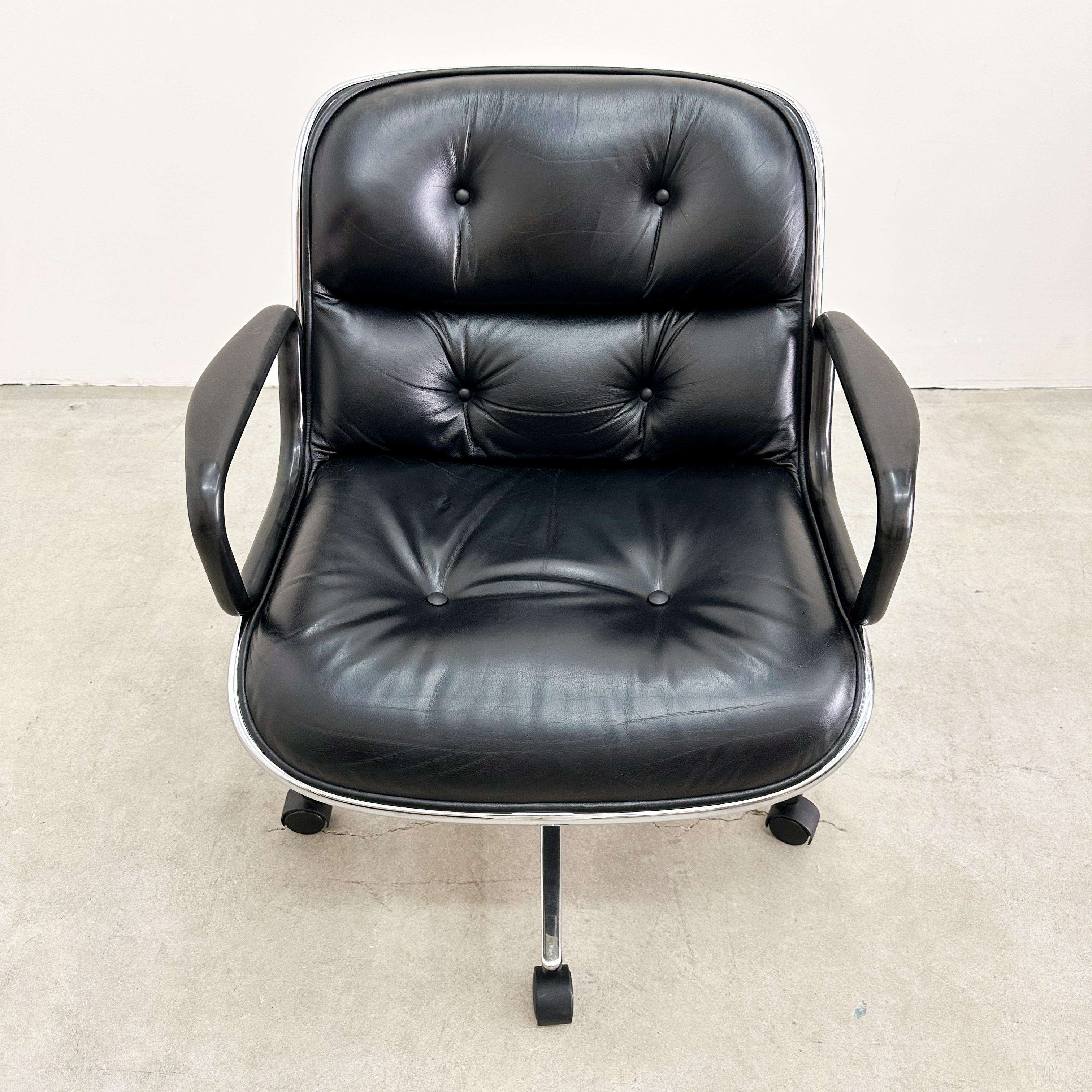 Charles Pollock Chefsessel für Knoll in schwarzem Leder und Chrom, 1980er Jahre MCM im Zustand „Gut“ im Angebot in Palm Desert, CA
