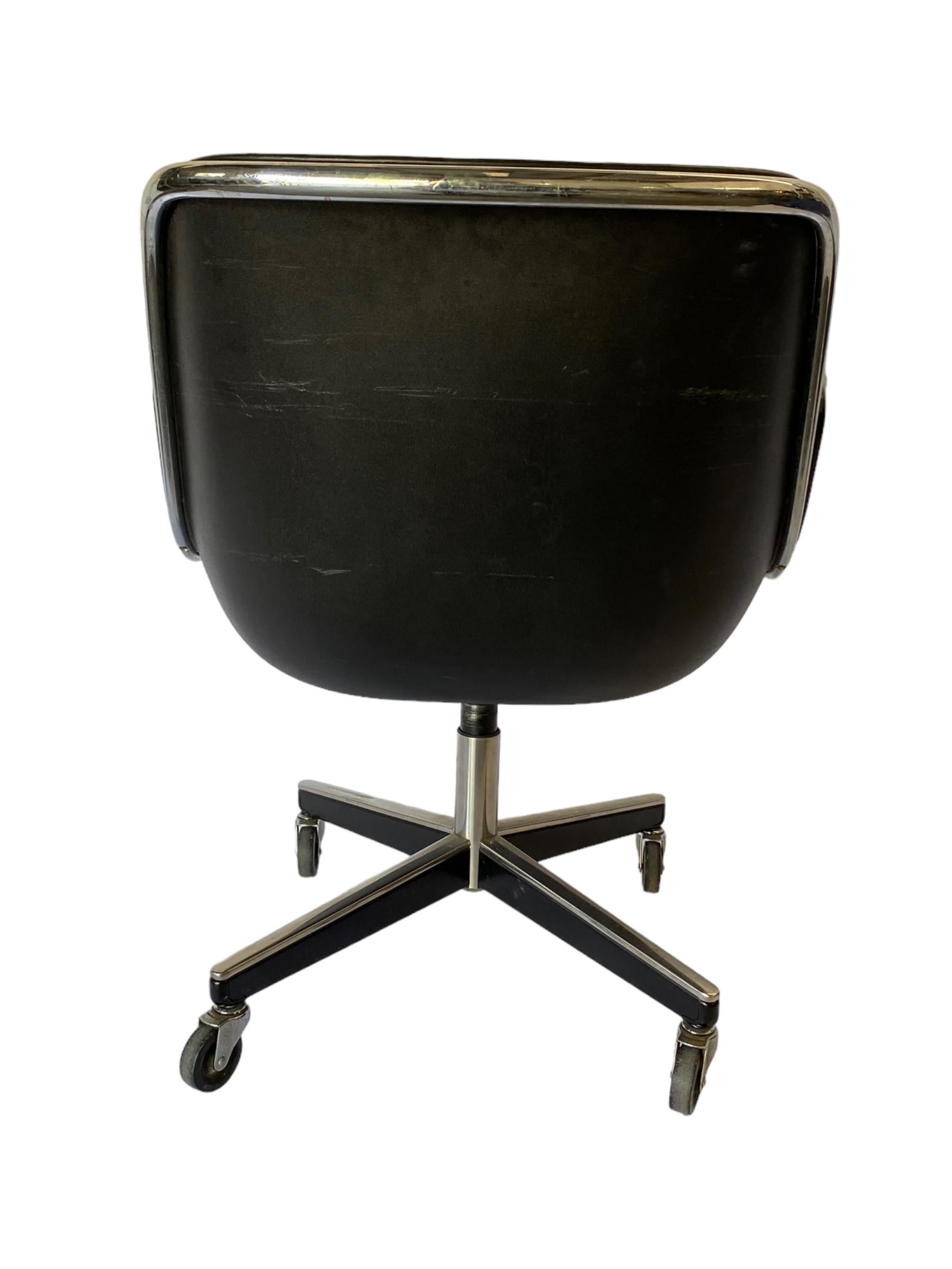 Mid-20th Century Charles Pollock Executive Chair in Black Leather