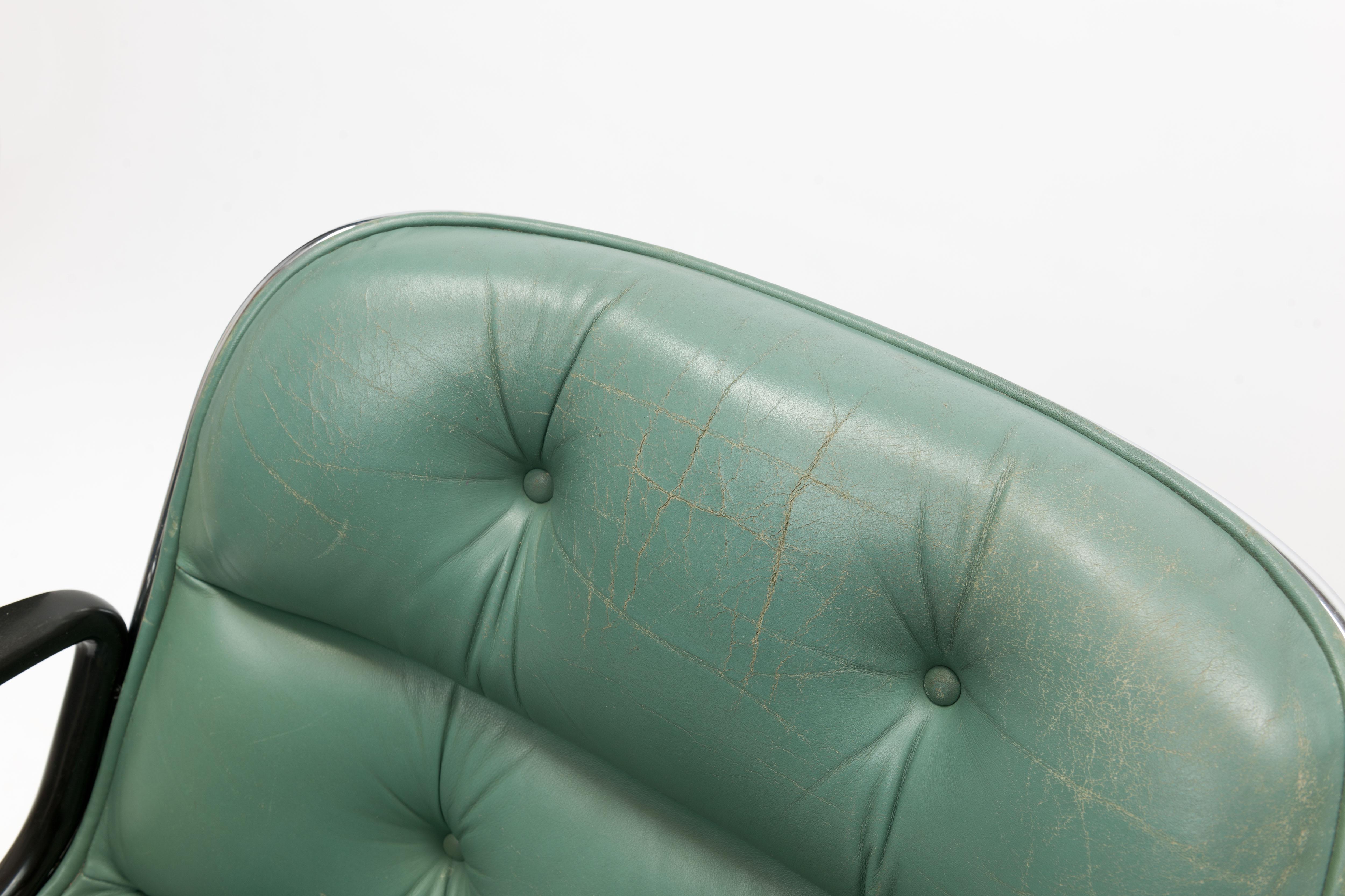 Mid-20th Century Charles Pollock Executive Swivel Office Chair in Seafoam Green Leather by Knoll