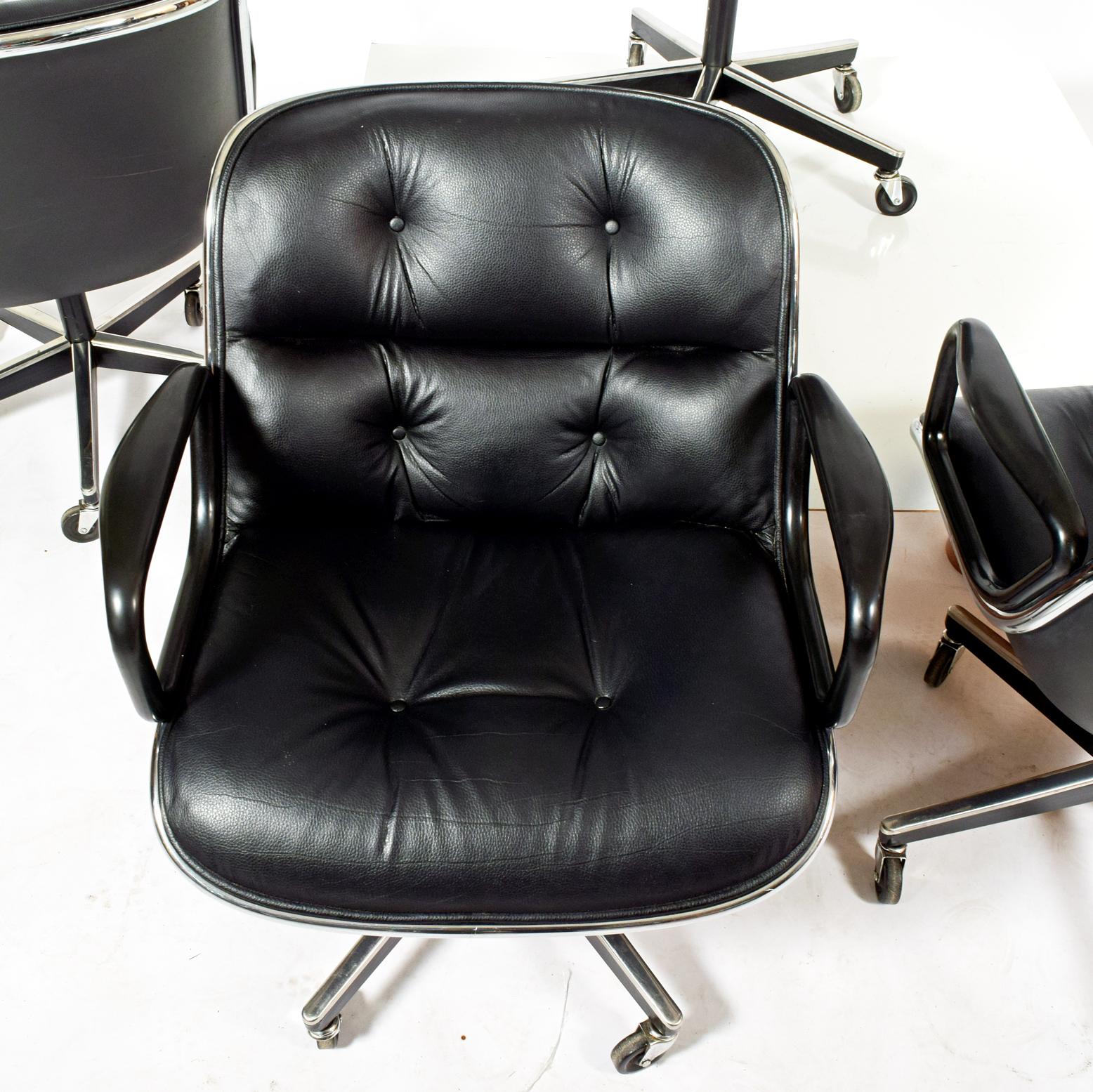 Mid-Century Modern Charles Pollock Famous Office Chair for Knoll 4 Star Base
