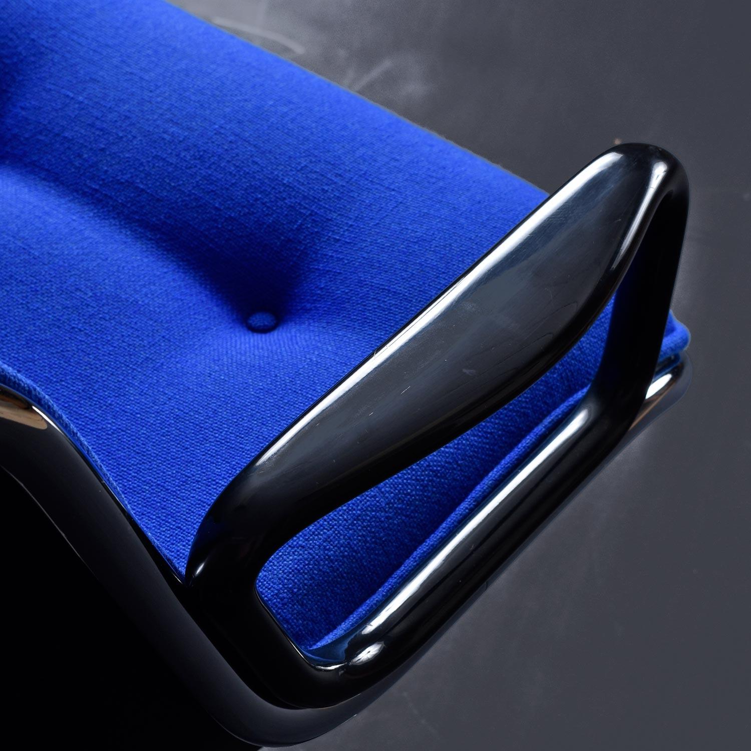 Charles Pollock for Knoll Blue Tweed Executive Chairs W/ Height Tension Knob 1