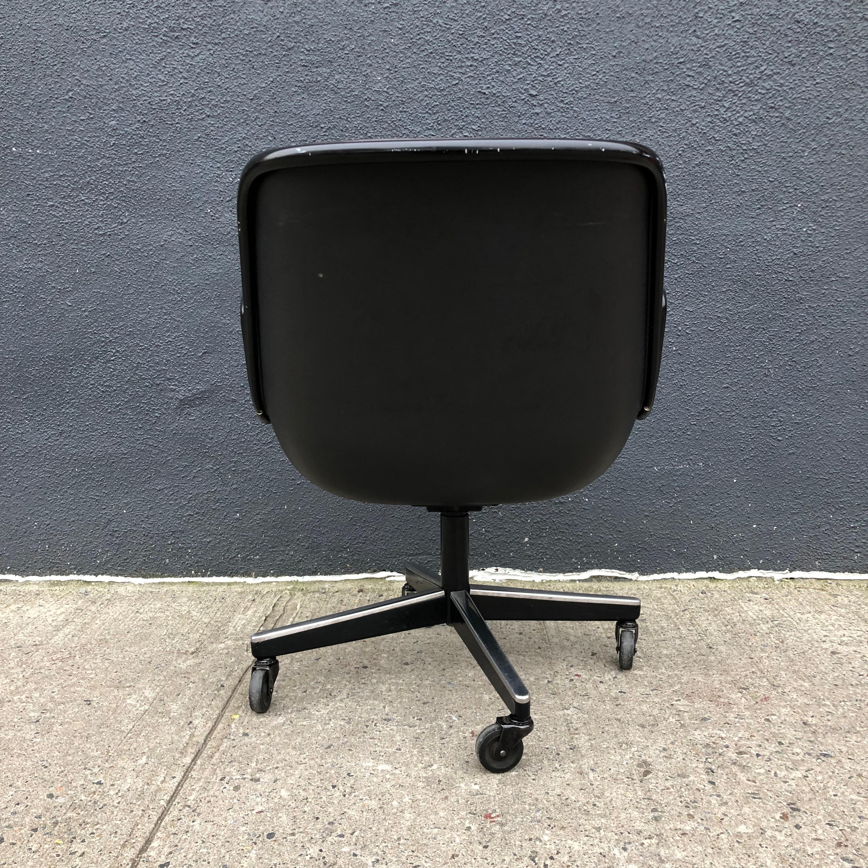 20th Century Charles Pollock for Knoll Executive Office Chairs Brown Leather, Midcentury