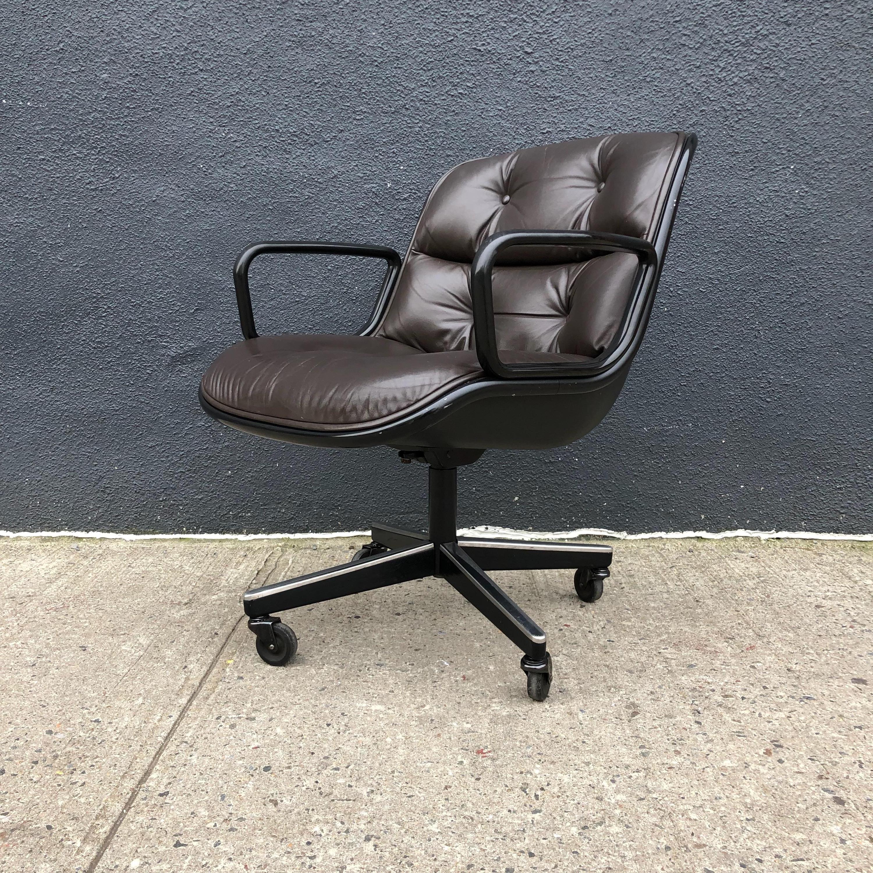 Charles Pollock for Knoll Executive Office Chairs Brown Leather, Midcentury 1