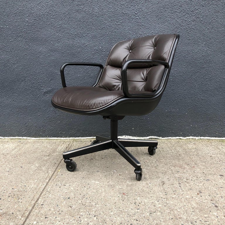 Charles Pollock for Knoll Executive Office Chairs Brown Leather, Midcentury For Sale at 1stDibs