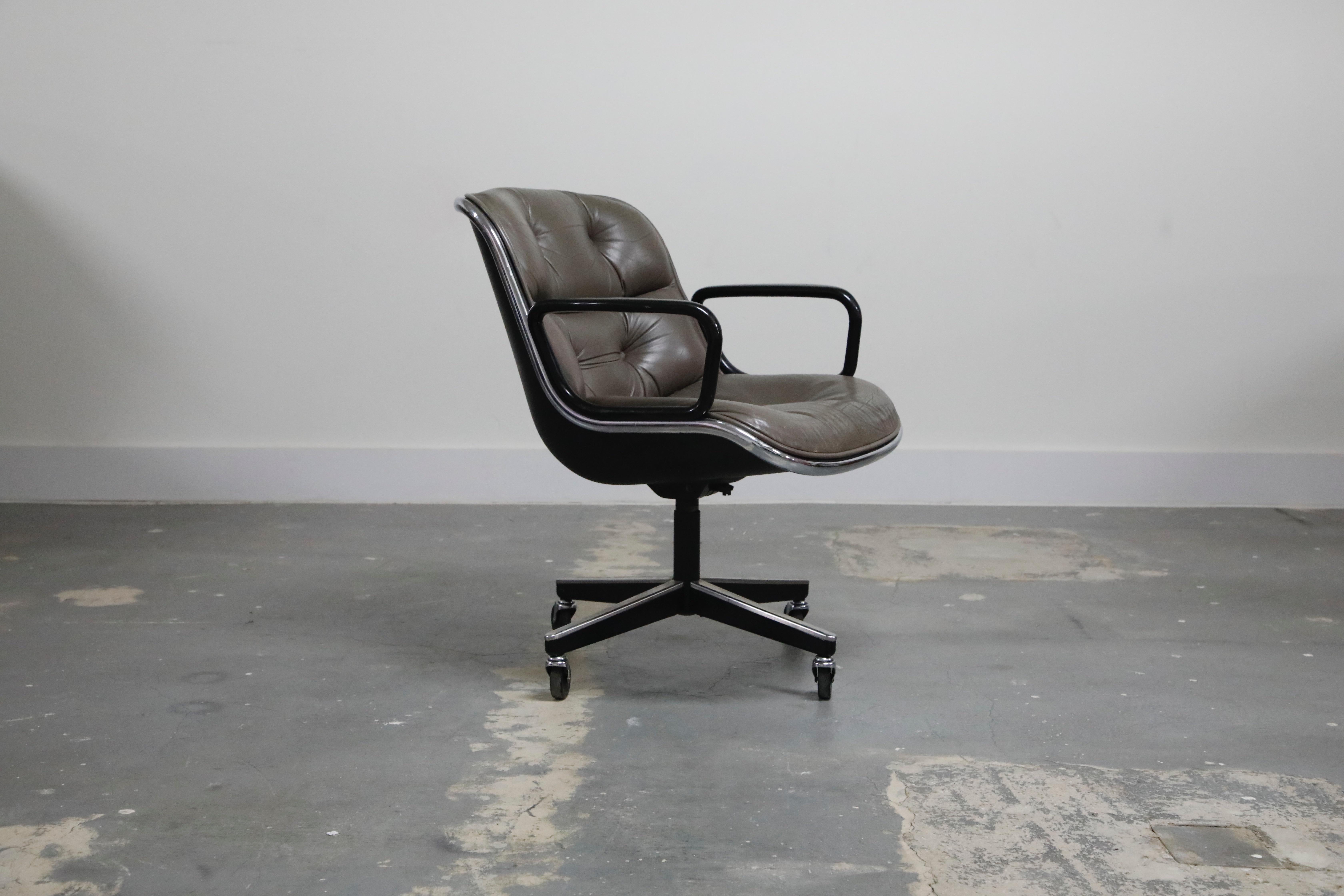 Mid-Century Modern Charles Pollock for Knoll International Leather Executive Desk Chair, Signed