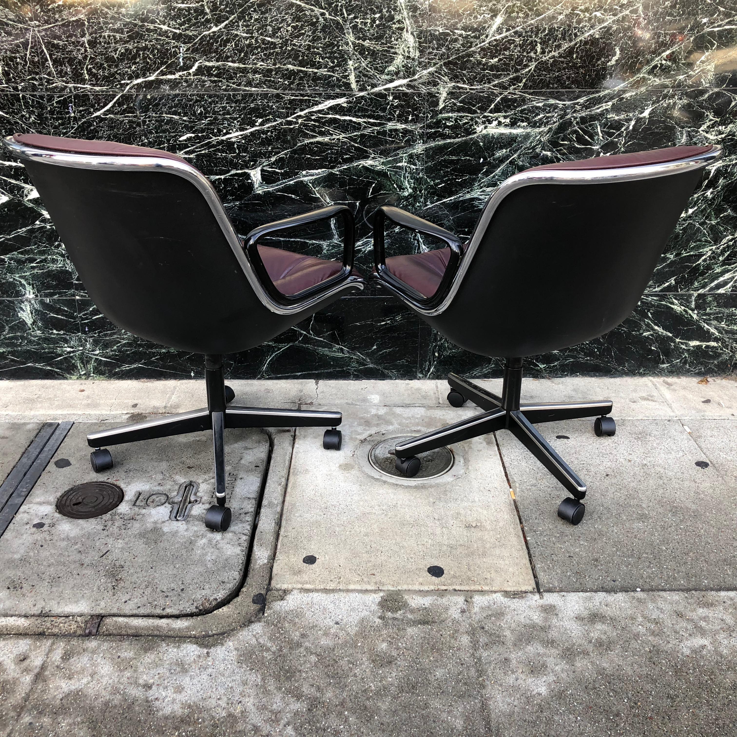 Charles Pollock for Knoll Office Chairs in Burgundy Leather In Good Condition In BROOKLYN, NY