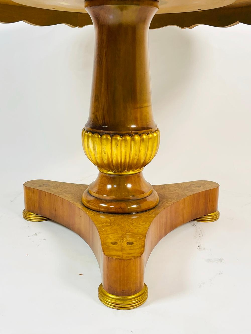 Doré Table de salle à manger en bois doré Charles Pollock pour William Switzer en vente