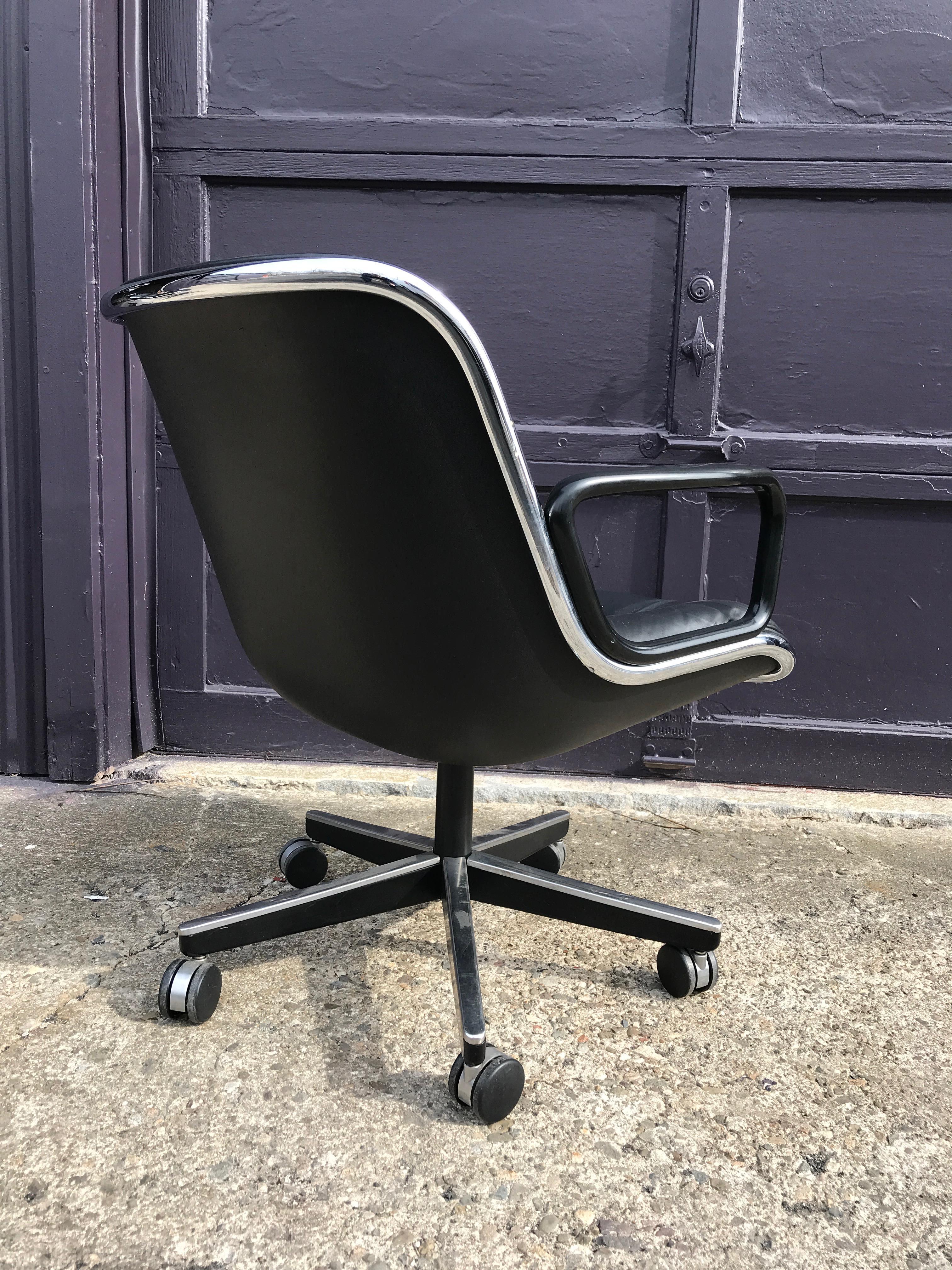 knoll leather office chair