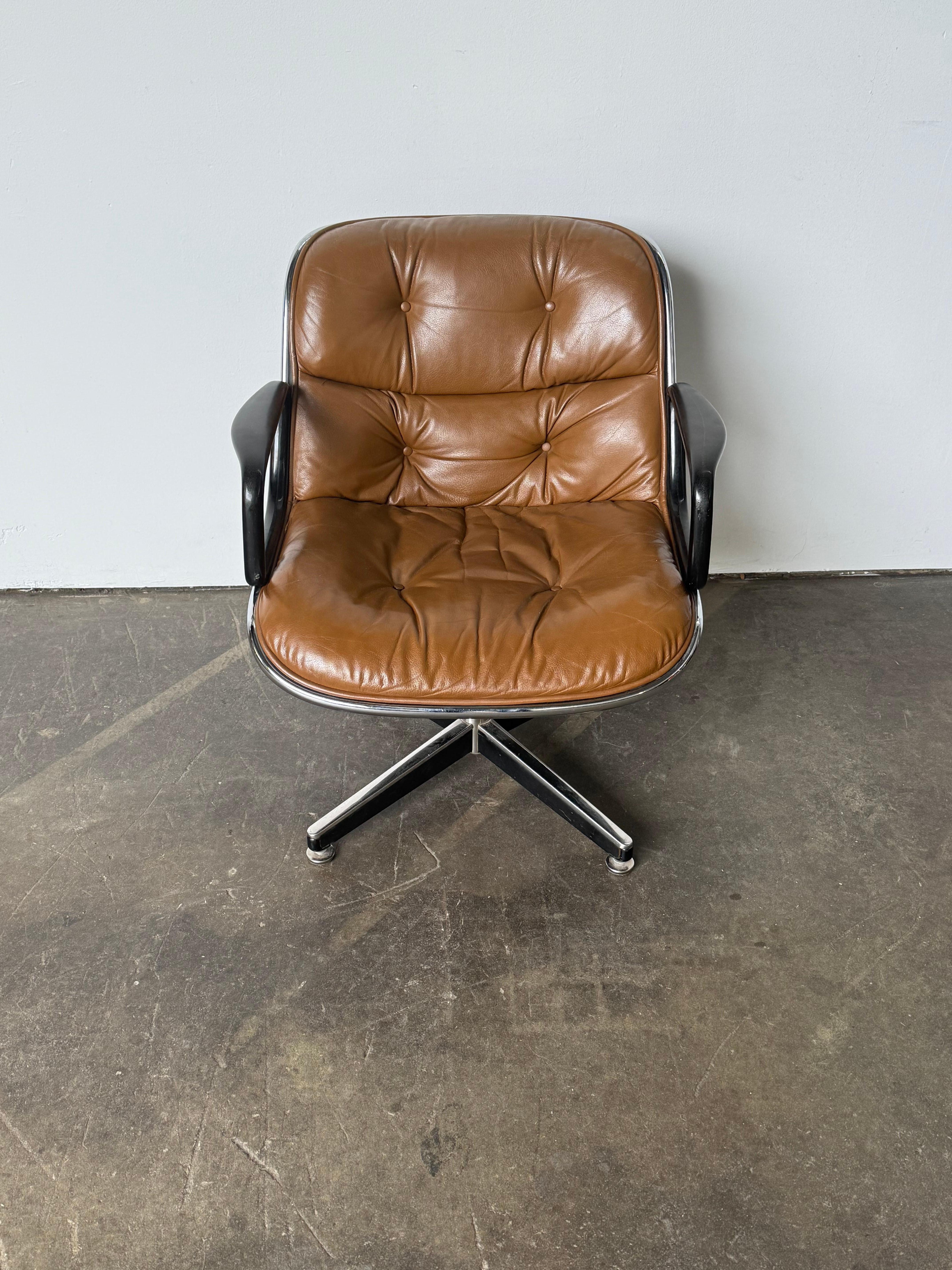 Silla de oficina ejecutiva de piel Charles Pollock para Knoll en venta 4