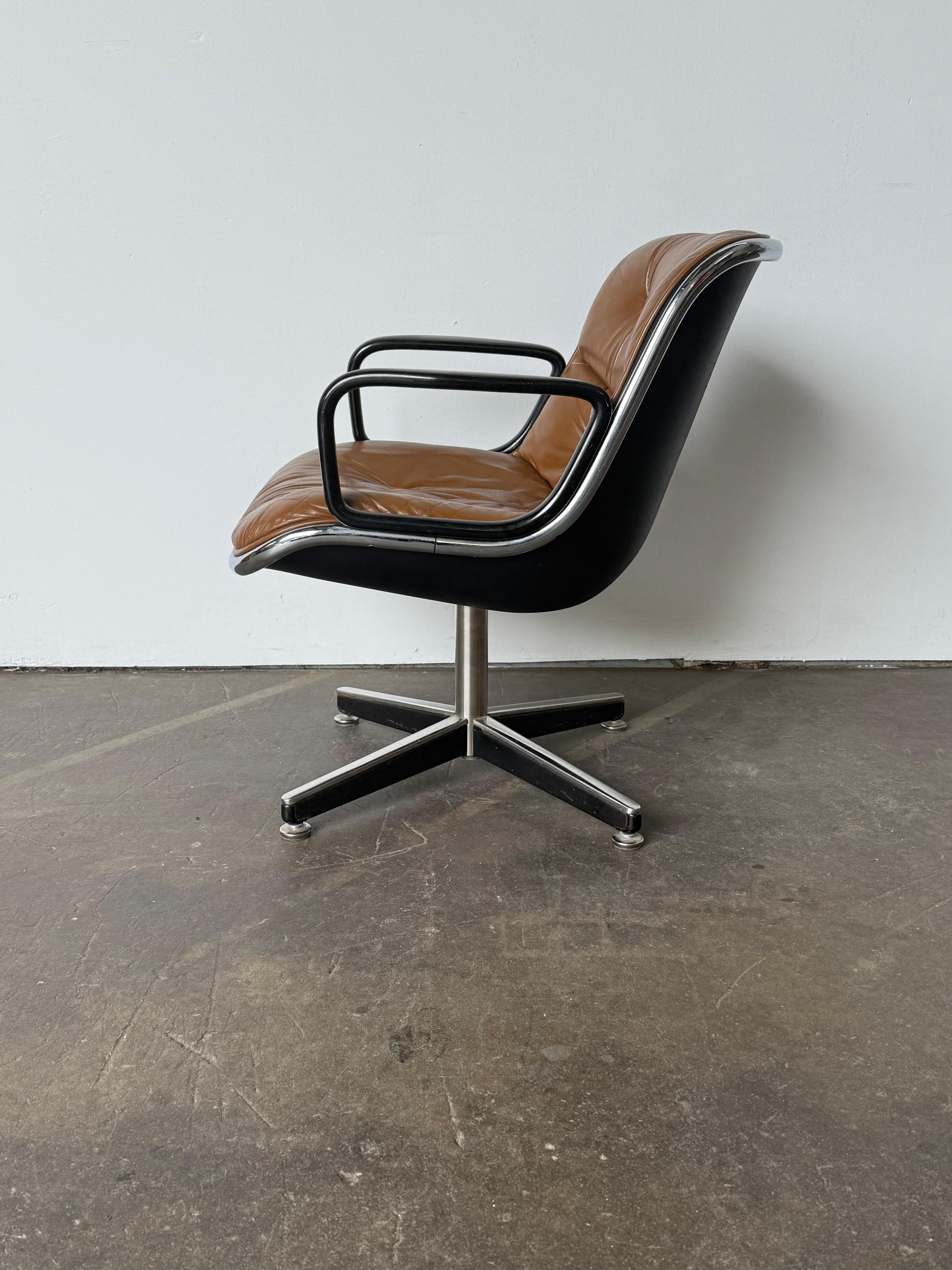 Silla de oficina ejecutiva de piel Charles Pollock para Knoll Estadounidense en venta