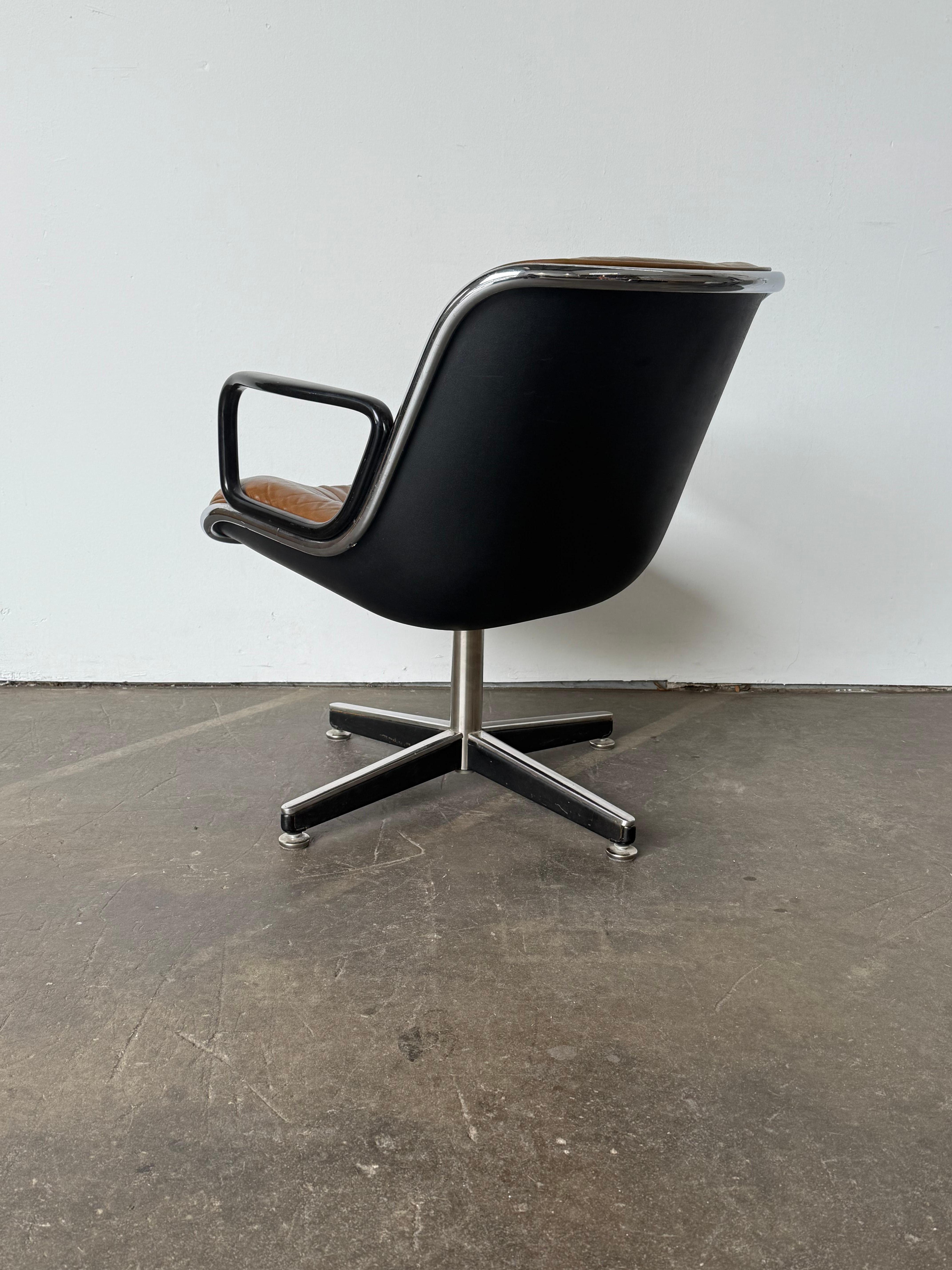 Silla de oficina ejecutiva de piel Charles Pollock para Knoll en Bueno estado para la venta en Brooklyn, NY