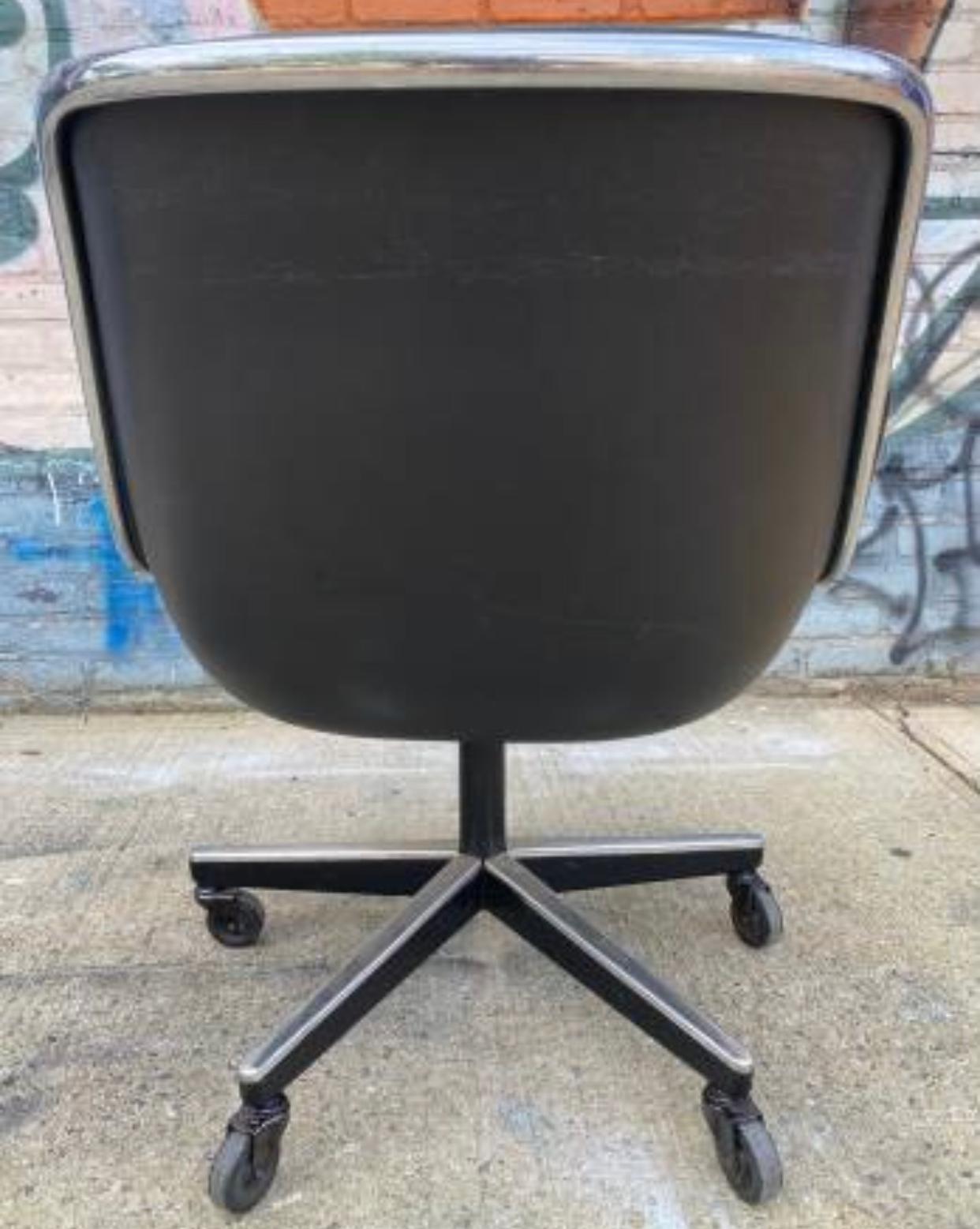 Charles Pollock Leather Office Desk Chair for Knoll In Good Condition In Brooklyn, NY