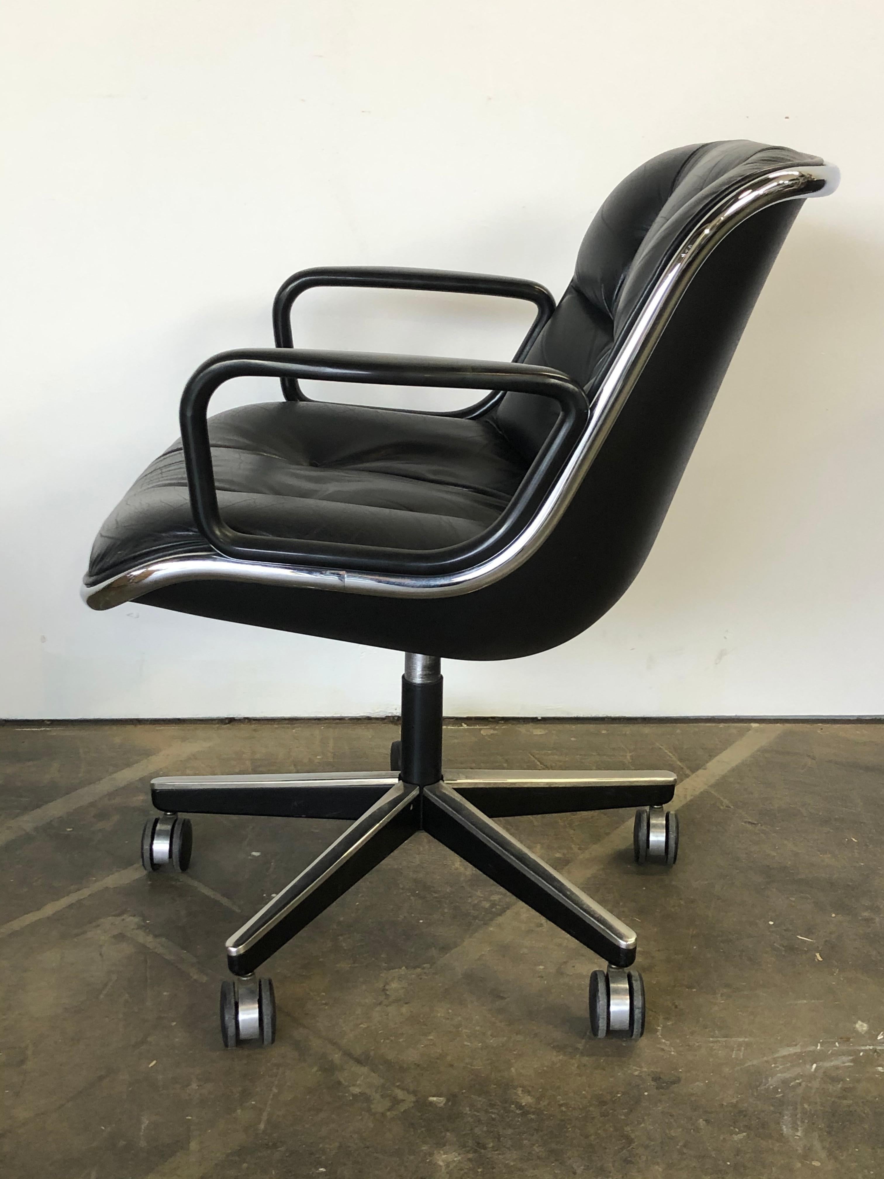 Charles Pollock Leather Tilt Swivel Office Desk Chair by Knoll In Good Condition In Brooklyn, NY