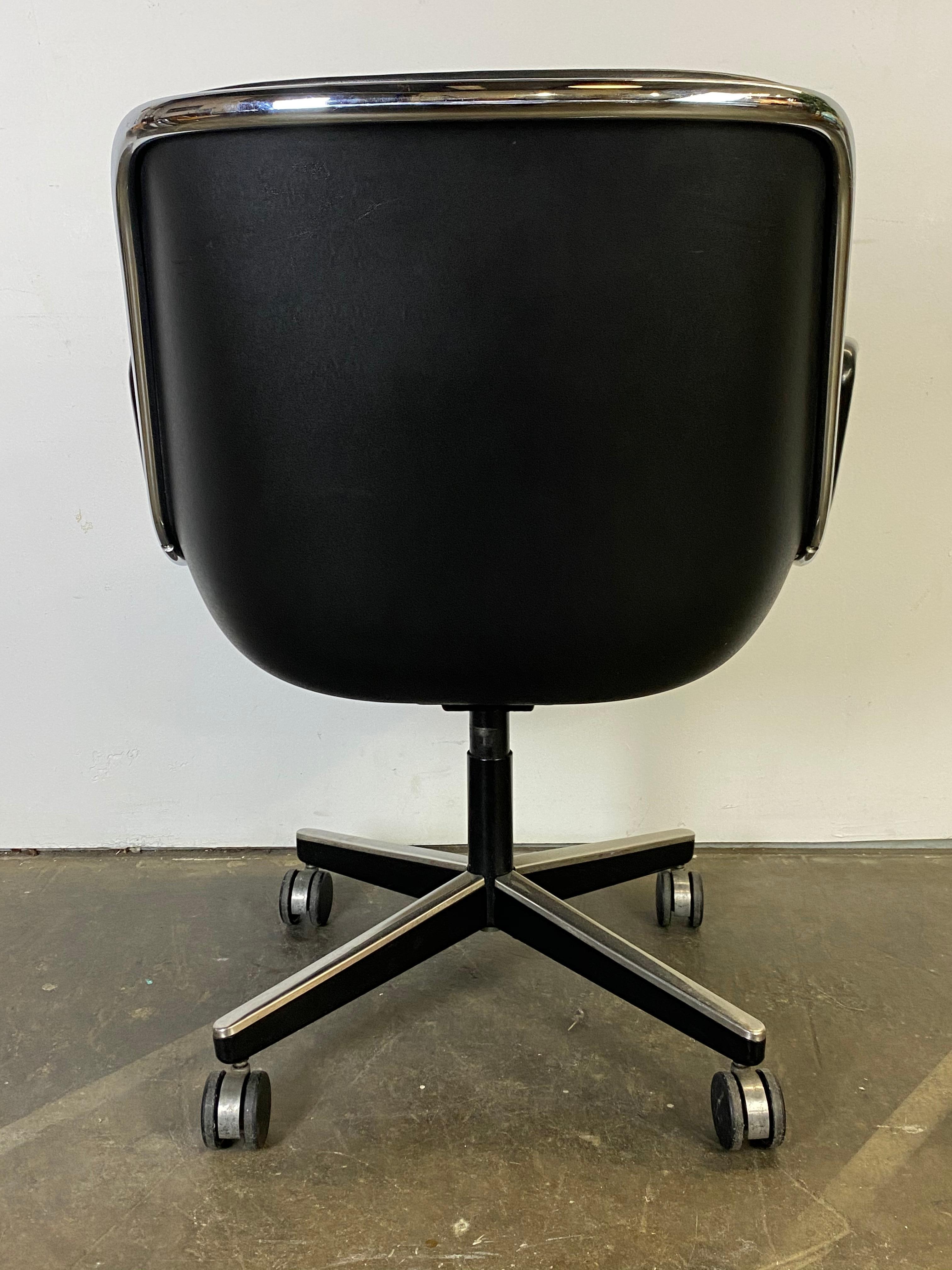 Charles Pollock Leather Tilt Swivel Office Desk Chair by Knoll In Good Condition In Brooklyn, NY