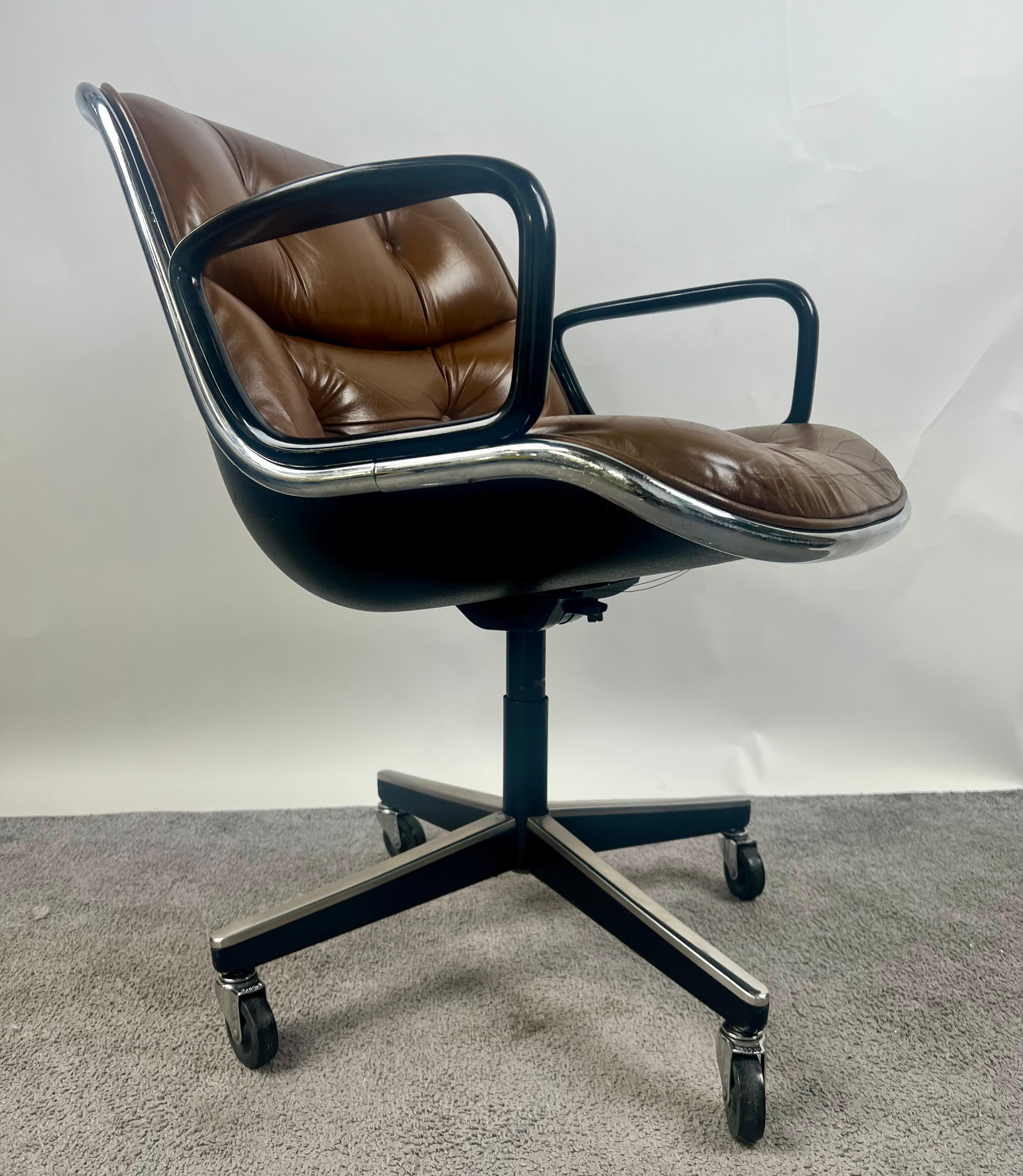 Pelle Charles Pollock Sedia da scrivania direzionale in pelle MCM in Cognac Brown per Knoll in vendita