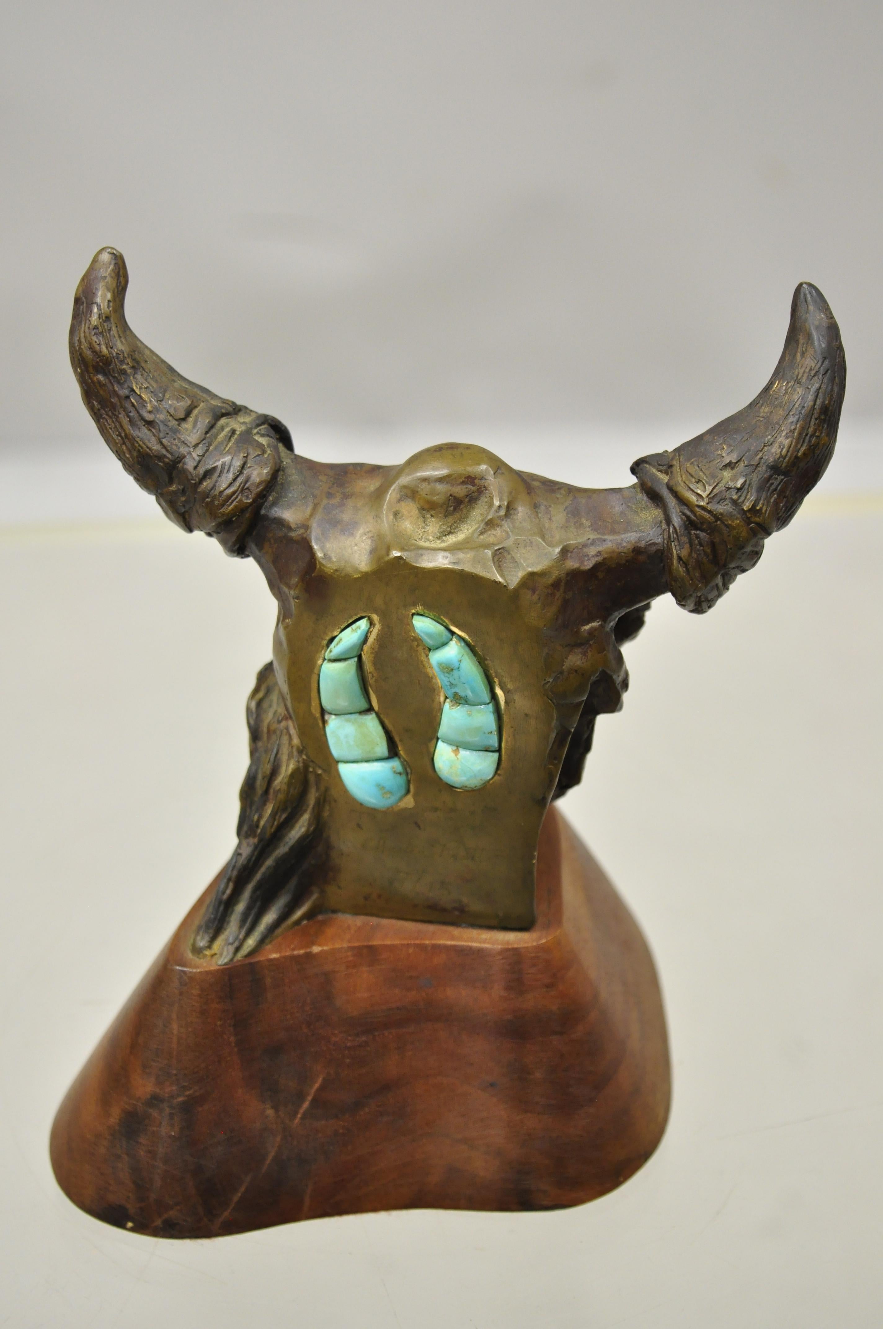 Charles Pratt Cheyenne Arapaho Bronze Chef Indien Figurine Sculpture Statue Bon état - En vente à Philadelphia, PA
