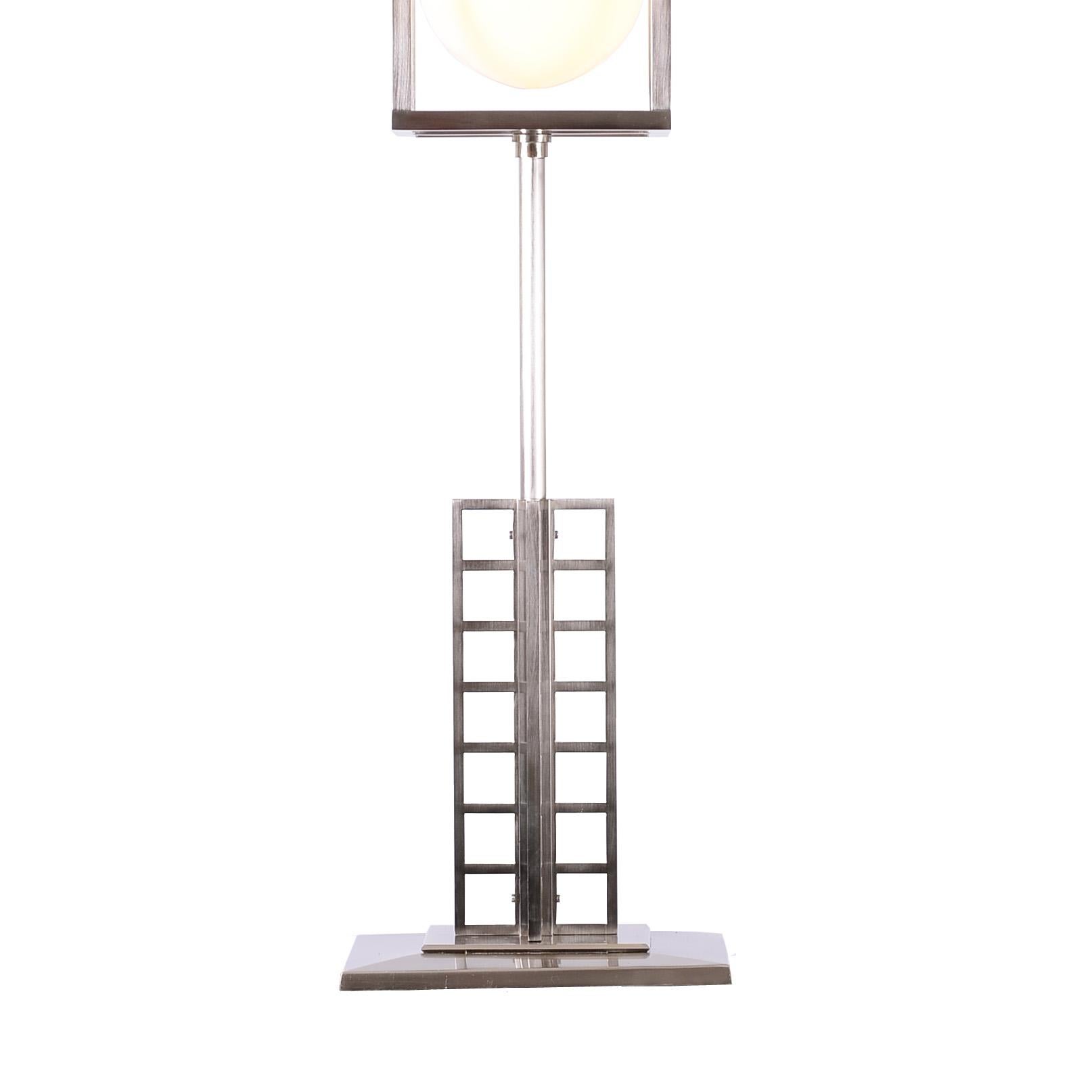 Scozzese Charles R. Mackintosh Scuola d'Arte di Glasgow, Lampada da tavolo secessionista Riedizione in vendita