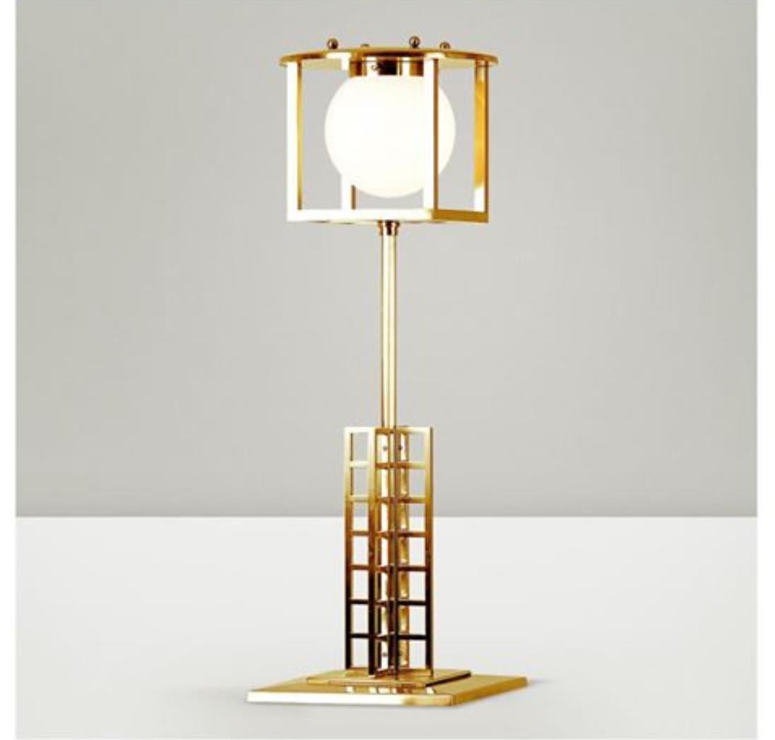 Fatto a mano Charles R. Mackintosh Scuola d'Arte di Glasgow, Lampada da tavolo secessionista Riedizione in vendita