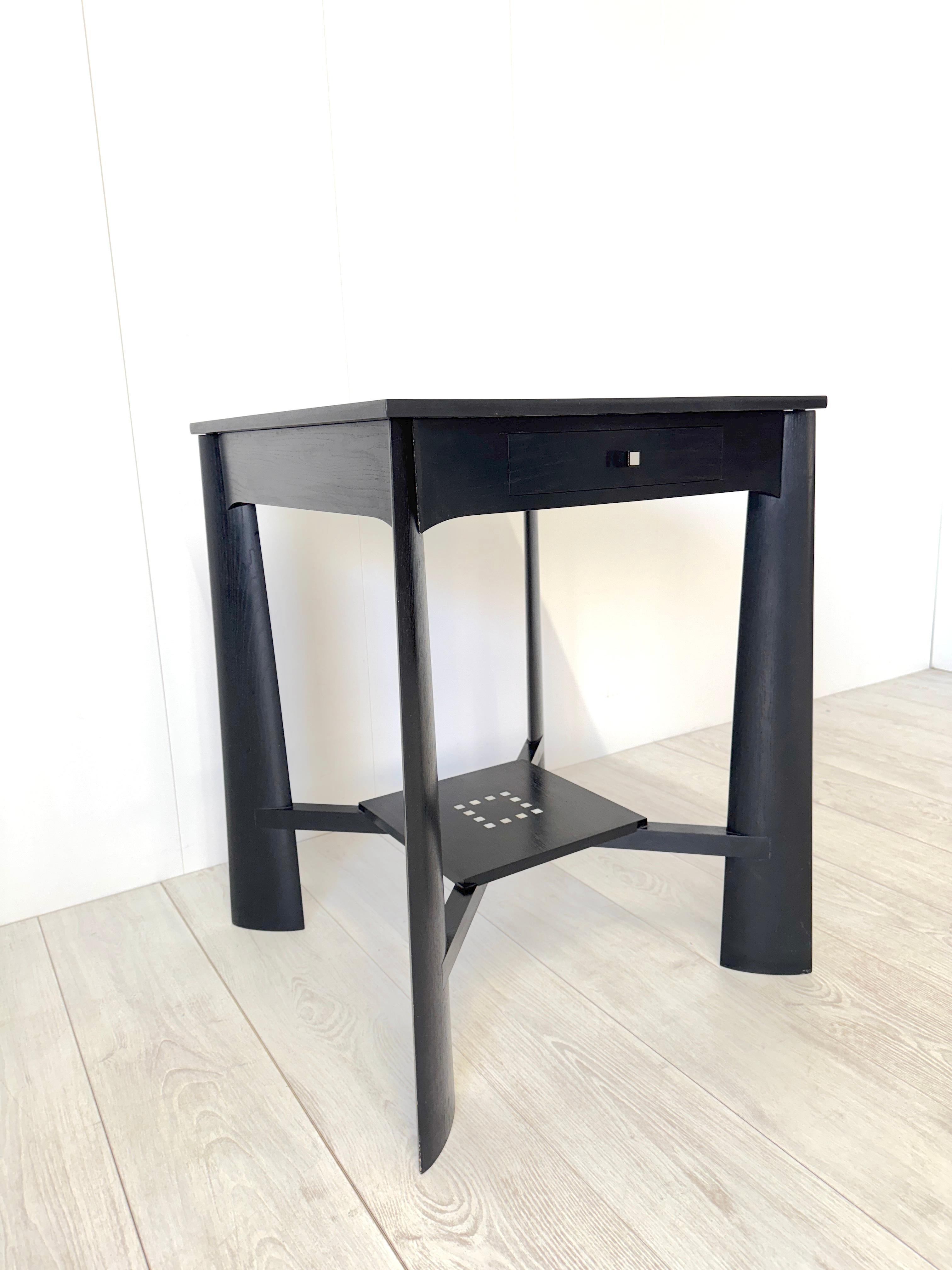 Charles R. Mackintosh, Tavolo mod. Hill House, prod. Cassina 1989 4