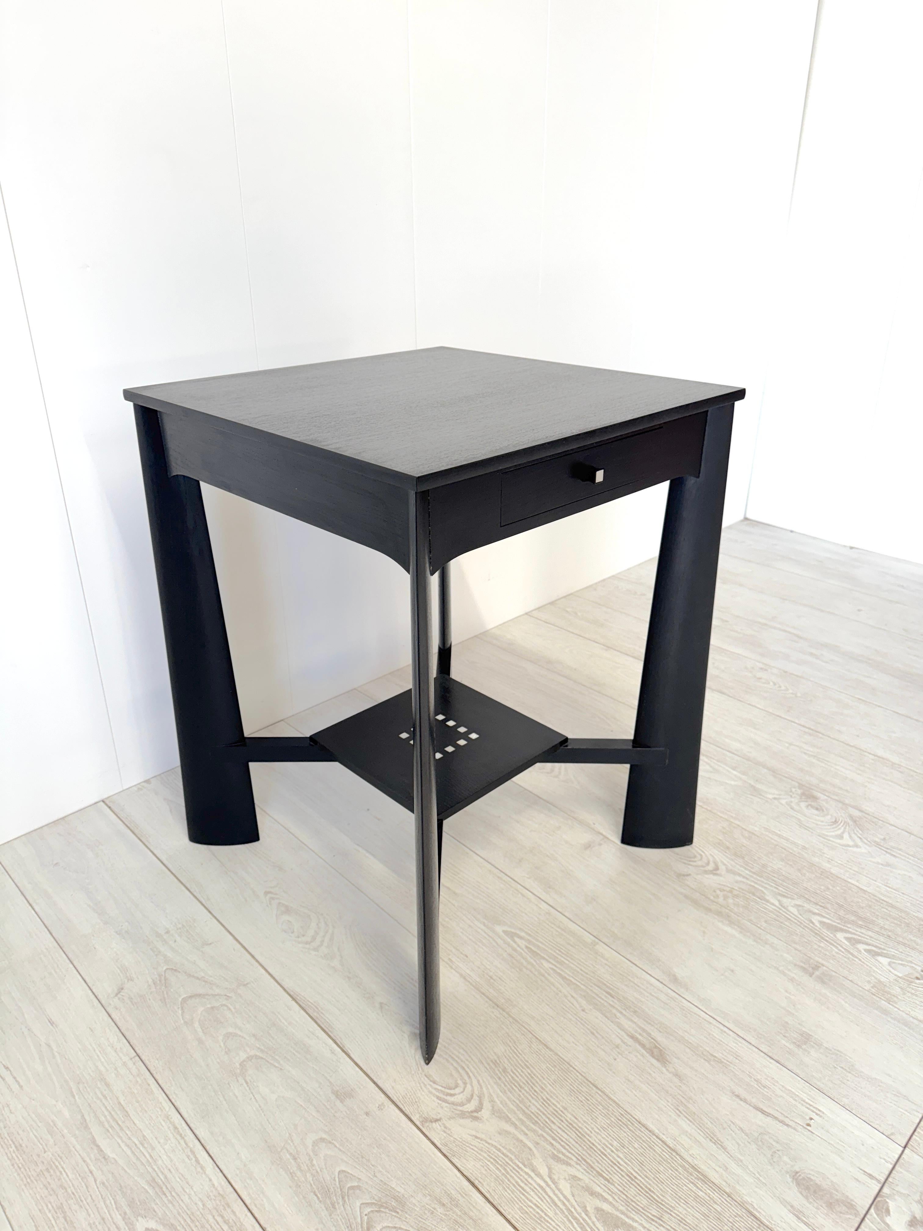 Charles R. Mackintosh, Tavolo mod. Hill House, prod. Cassina 1989 5
