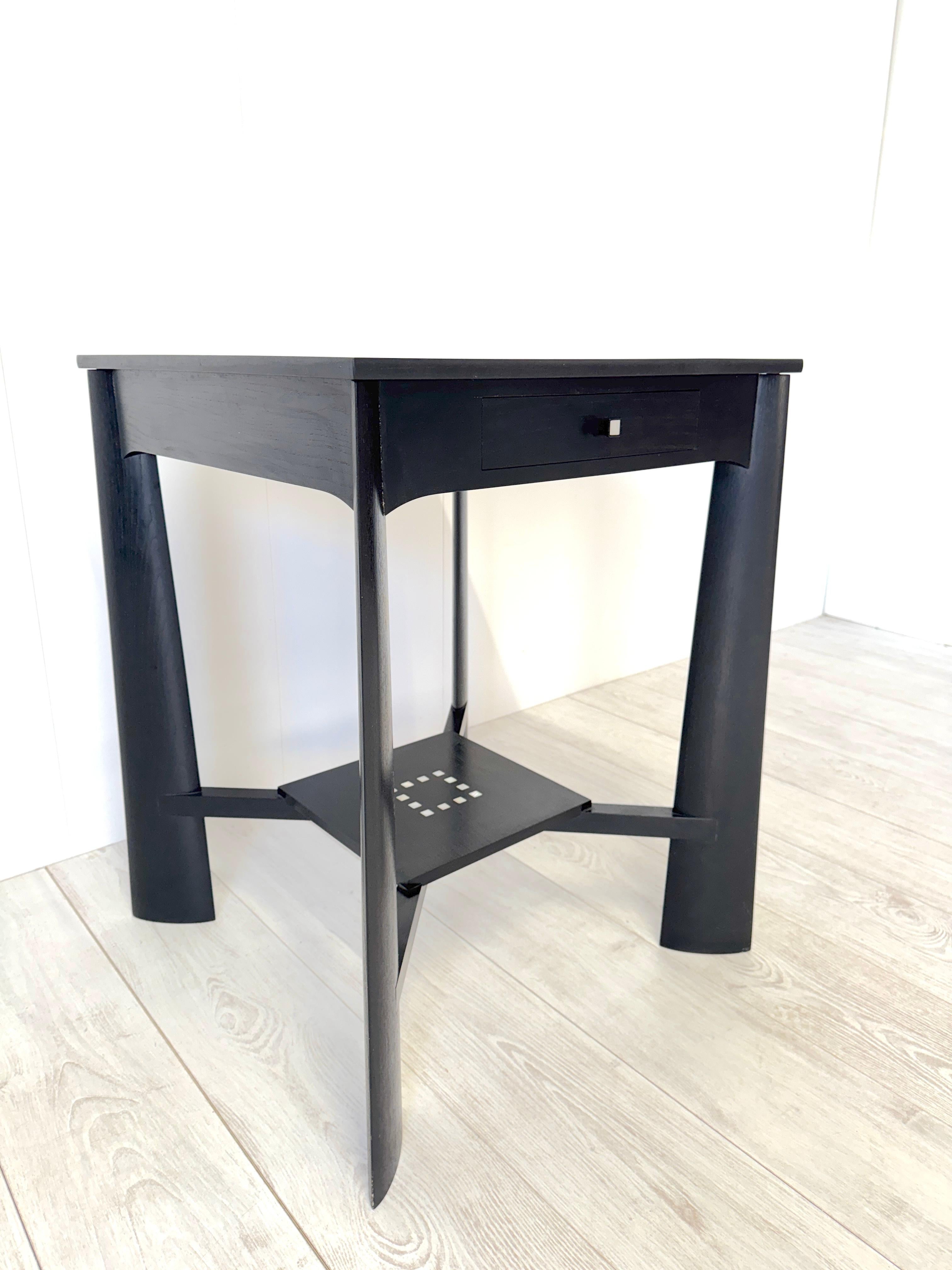 Charles R. Mackintosh, Tavolo mod. Hill House, prod. Cassina 1989 6