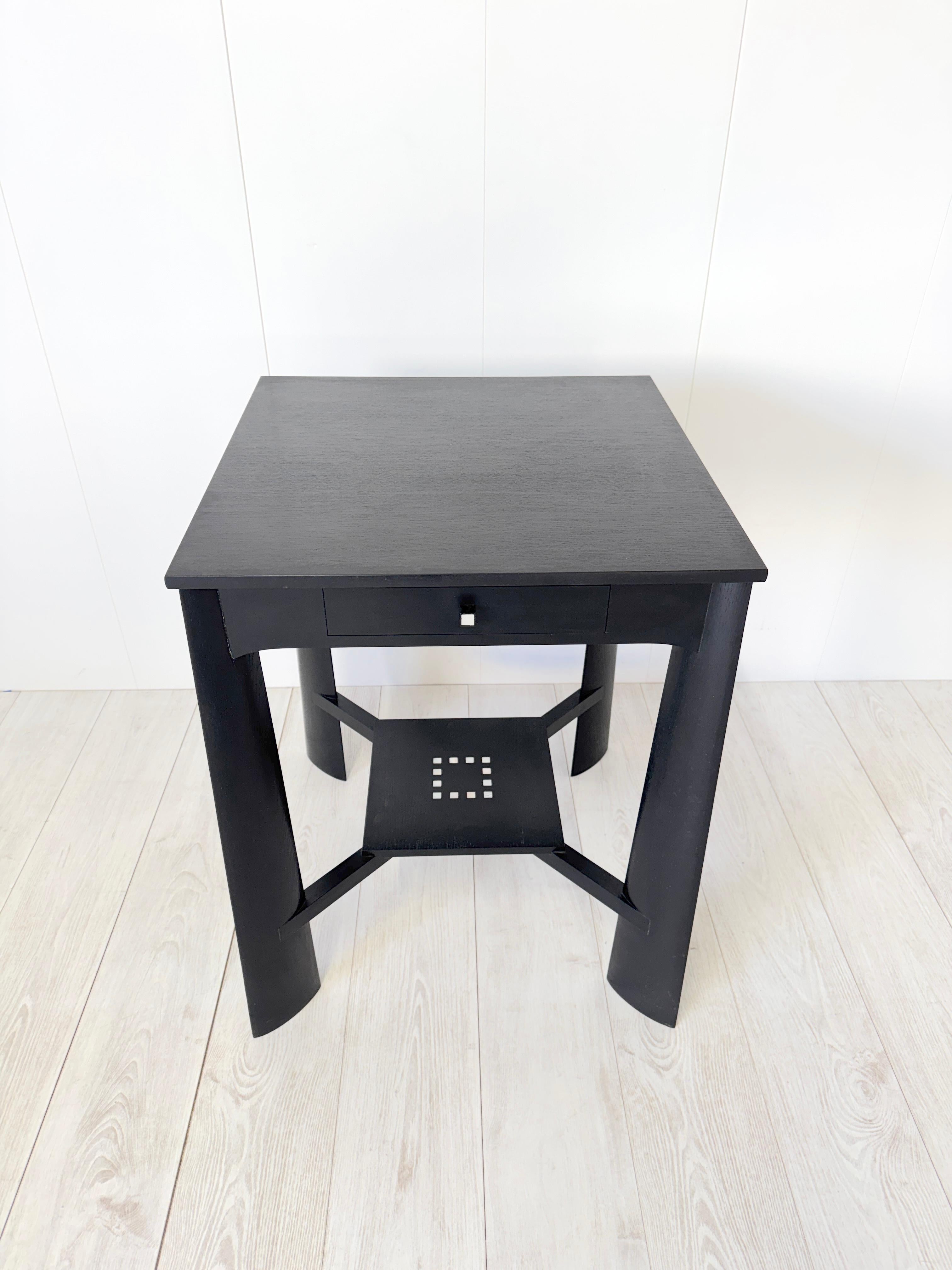 Charles R. Mackintosh, Tavolo mod. Hill House, prod. Cassina 1989 In Good Condition In Rivoli, IT