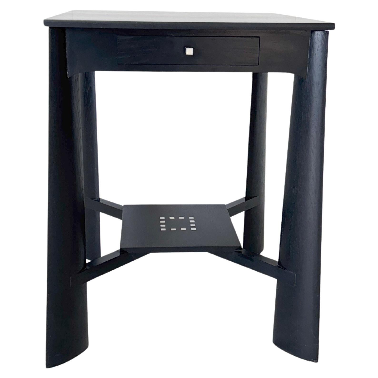 Charles R. Mackintosh, Tavolo mod. Hill House, prod. Cassina 1989