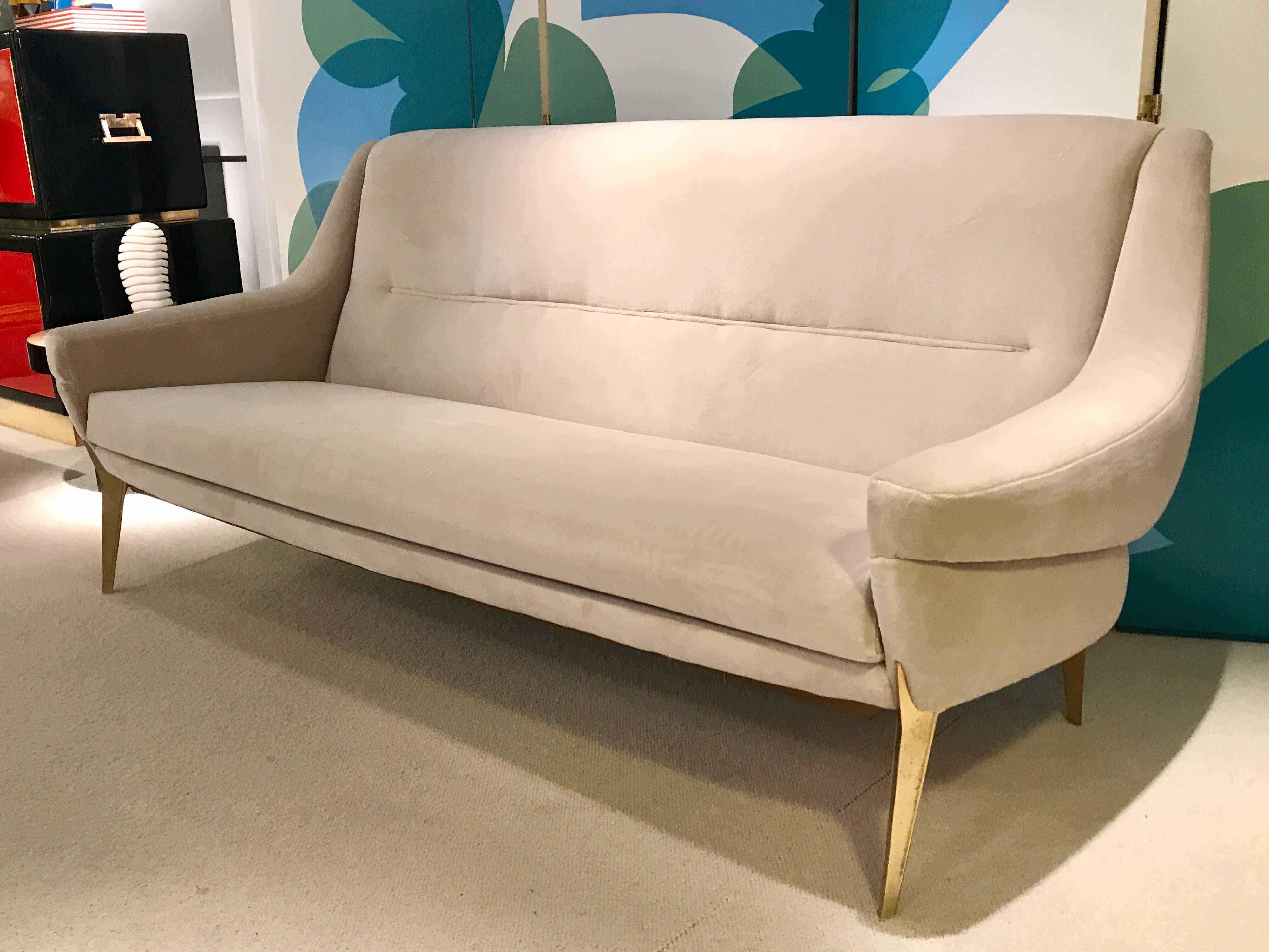 Charles Ramos three-seat sofa with gilt metal legs covered with Pierre Frey velvet.
Perfect condition.