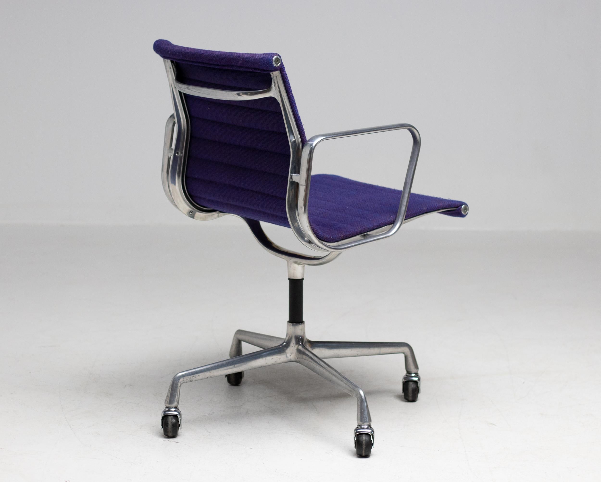 Charles & Ray Eames Aluminum Group Desk Chair by Herman Miller 4