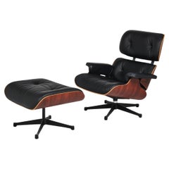 Charles
Ray EAMES, sillón modelo 670 "Lounge Chair" y su otomana modelo 671 Charles
Ray EAMES, sillón modelo 670 "Lounge Chair" y su otomana modelo 671