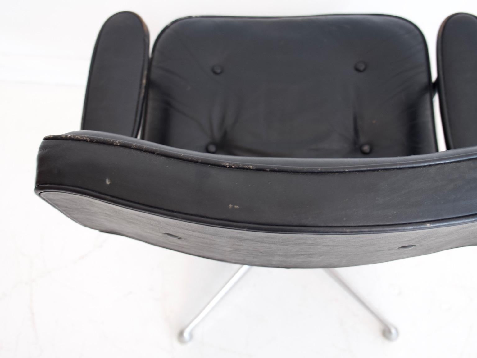 Mid-Century Modern Charles & Ray Eames Black Leather Lobby Chair ES 108