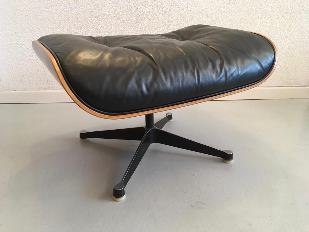 Cuir Pouf Charles & Ray Eames en cuir noir et bois de rose pour fauteuil de salon