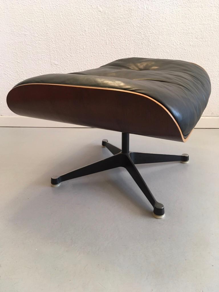 Pouf Charles & Ray Eames en cuir noir et bois de rose pour fauteuil de salon 1
