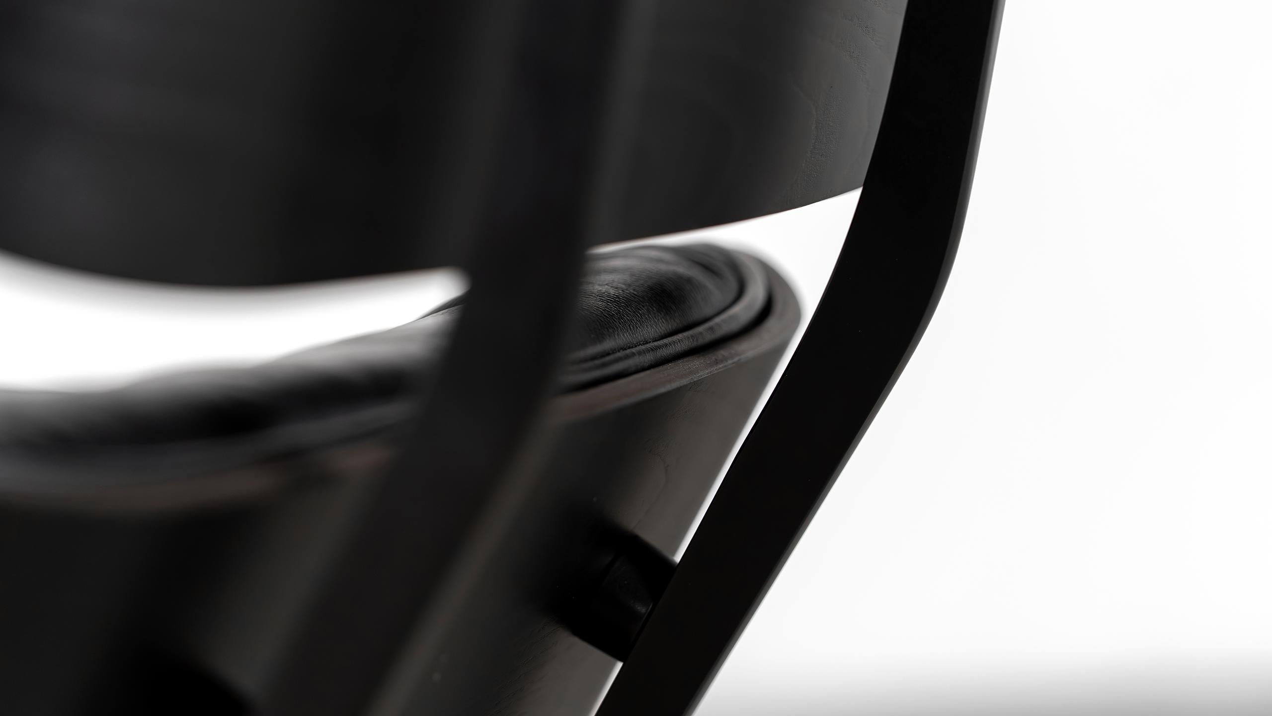 Charles Ray Eames Silla Lounge Negra 2022 de Vitra Piel suave + New Dimensions en venta 10