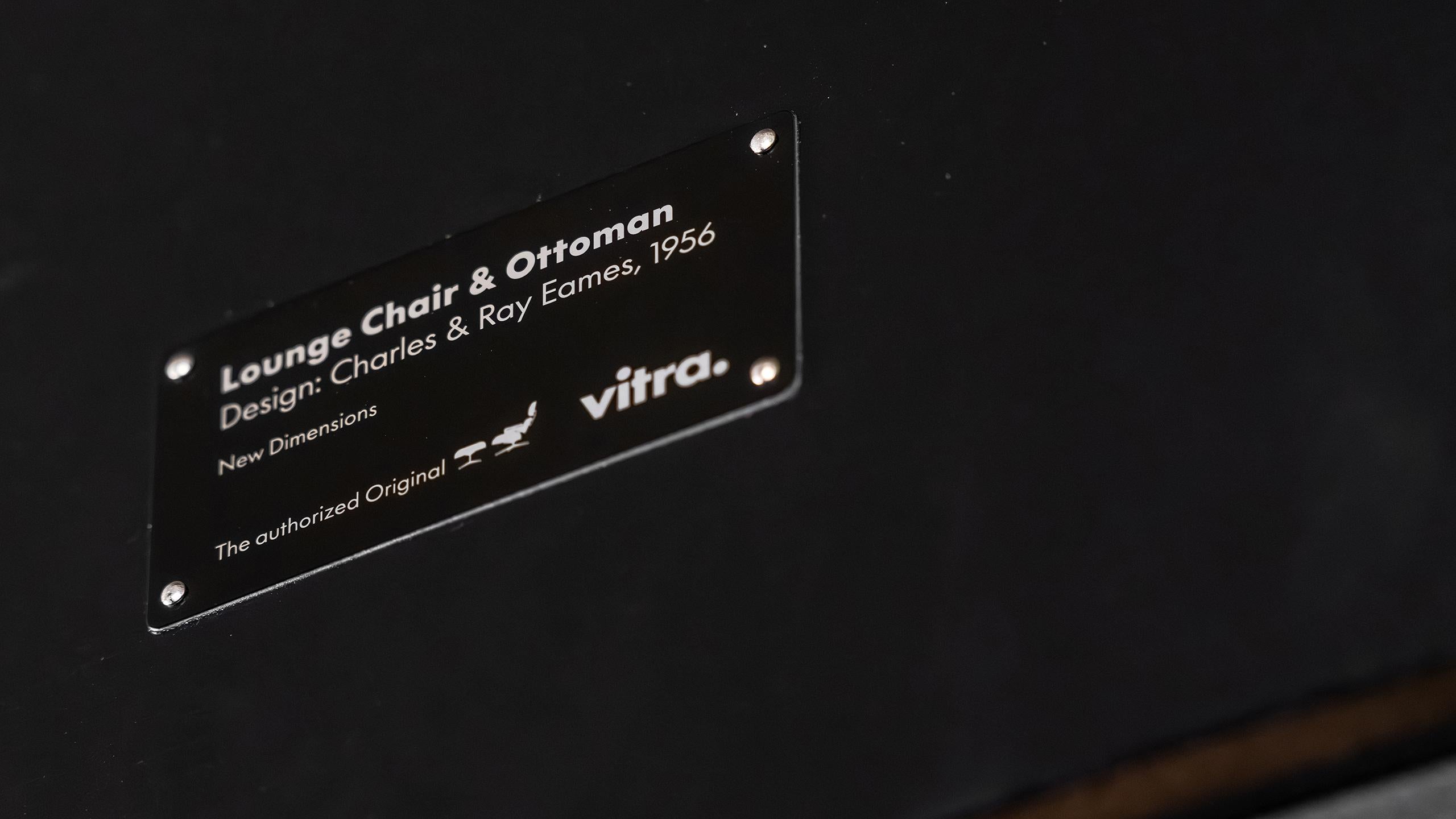 Charles Ray Eames Silla Lounge Negra 2022 de Vitra Piel suave + New Dimensions en venta 11