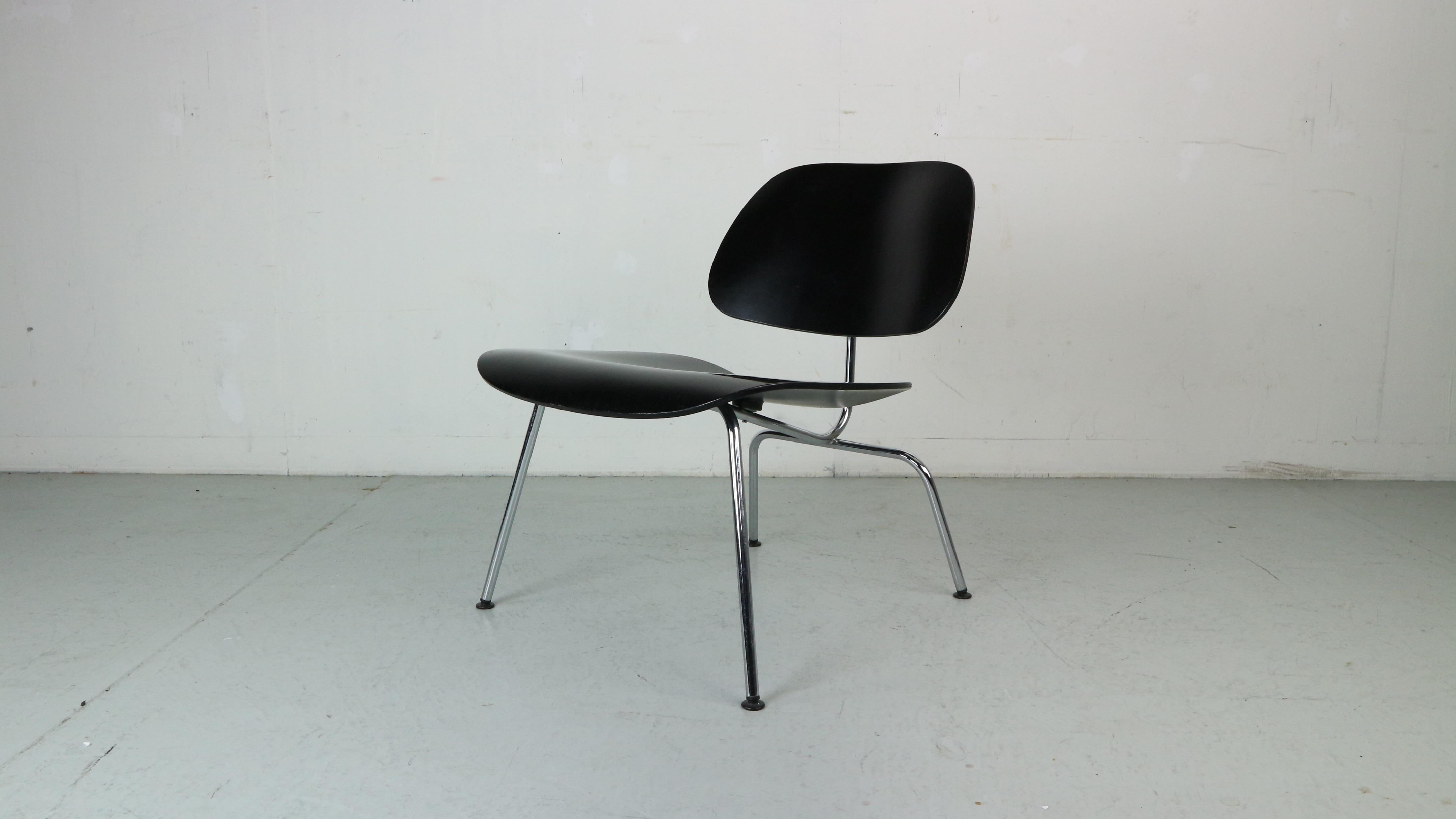 American Charles & Ray Eames Black Original Plywood Group LCM Chair for Vitra, 1999 For Sale