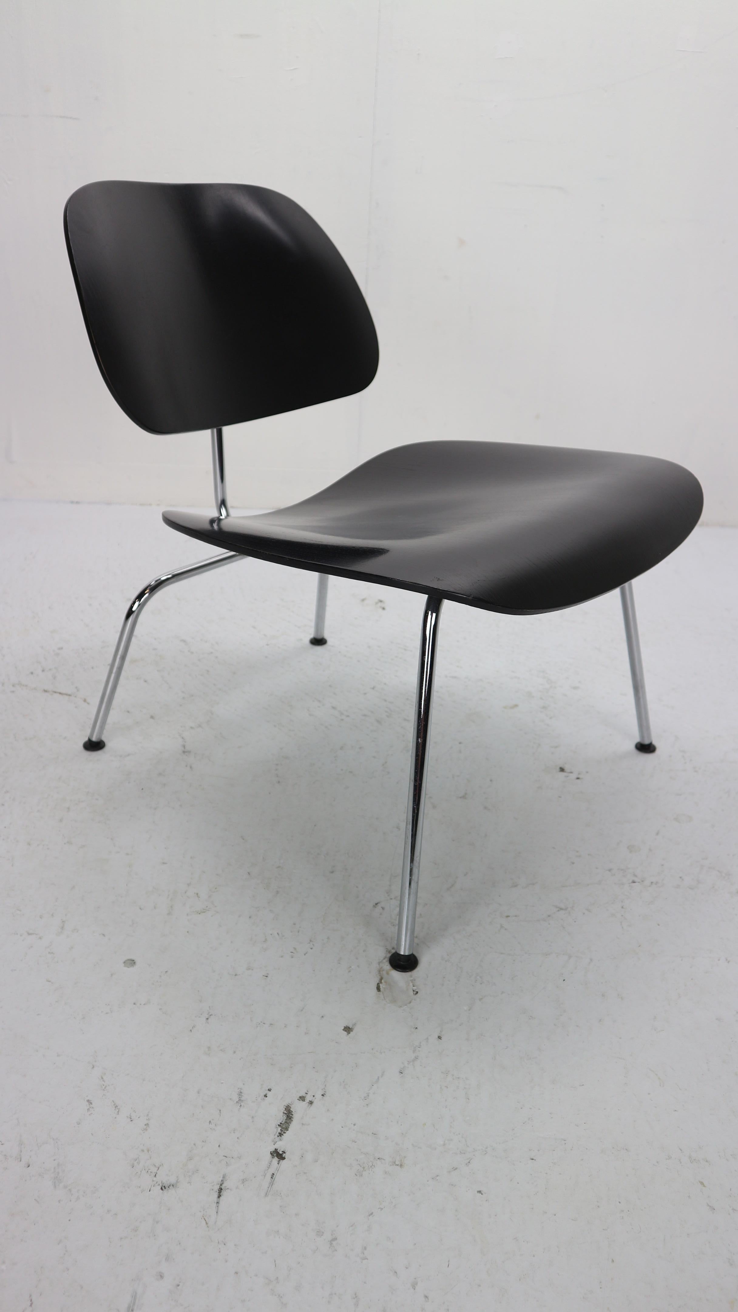 Charles & Ray Eames Black Original Plywood Group LCM Chair for Vitra, 1999 In Good Condition In The Hague, NL