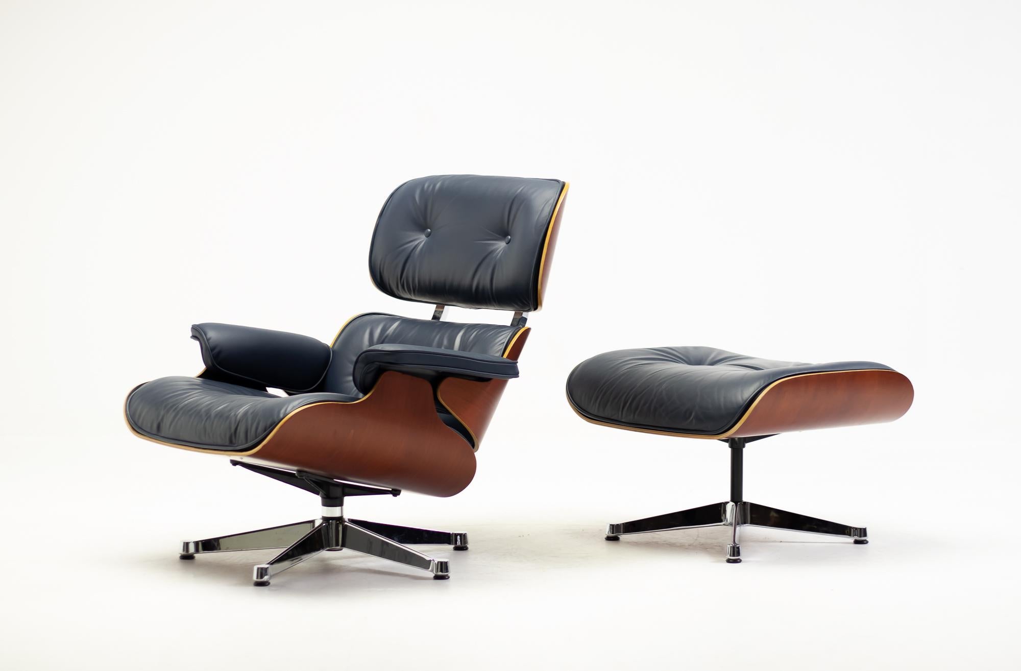 Charles & Ray Eames Blue Leather 670/671 Lounge Chair and Ottoman 3