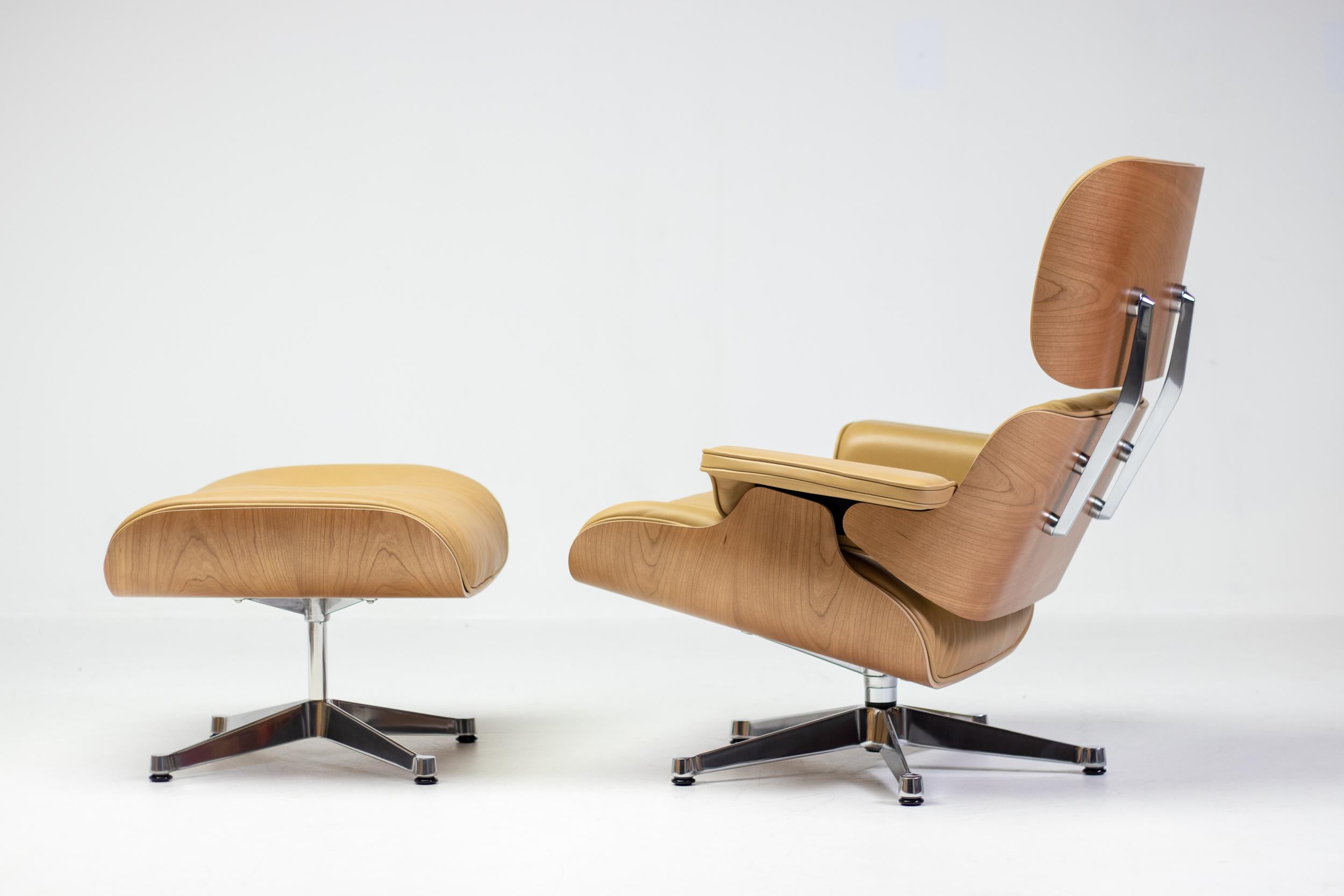 Charles & Ray Eames Caramel Natural Leather 670/671 Lounge Chair and Ottoman, XL 3