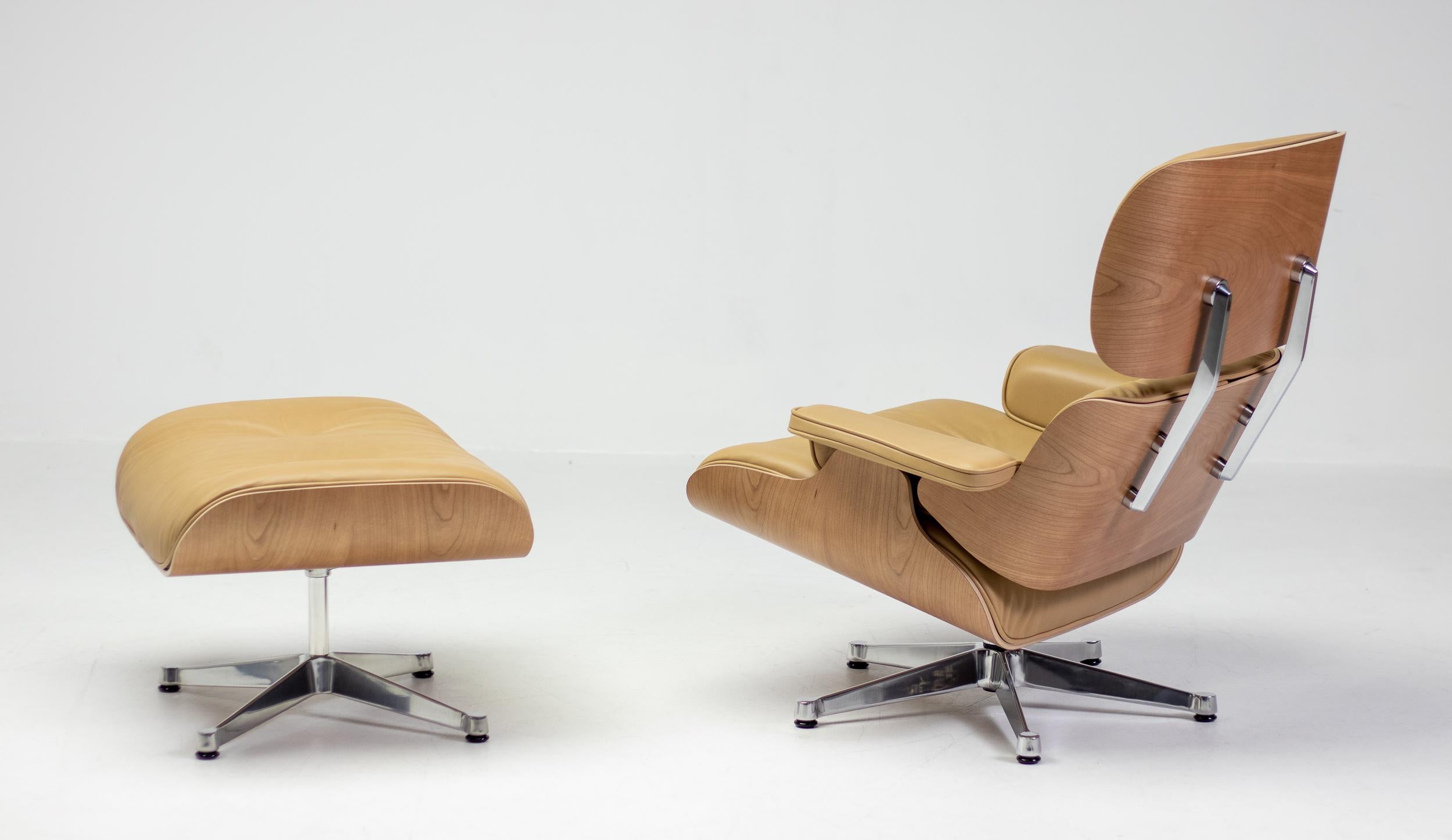 Charles & Ray Eames Caramel Natural Leather 670/671 Lounge Chair and Ottoman, XL 4