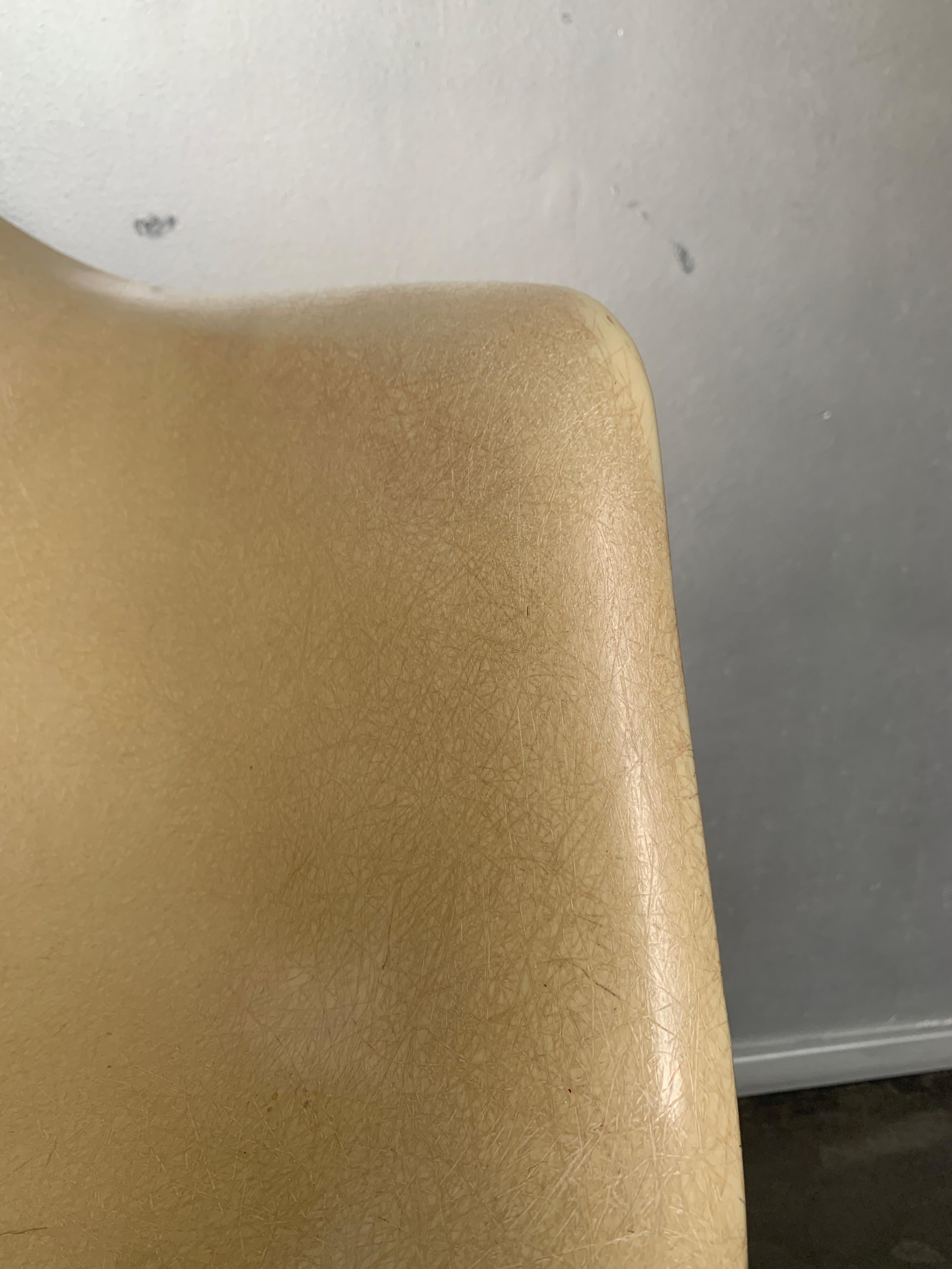 Steel Charles & Ray Eames DAX Chair Fiberglass on X-base, Herman Miller, 1950-60s